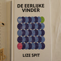 Book titled 'De Eerlijke Vinder' by Lize Spit with colorful circular design on a beige background