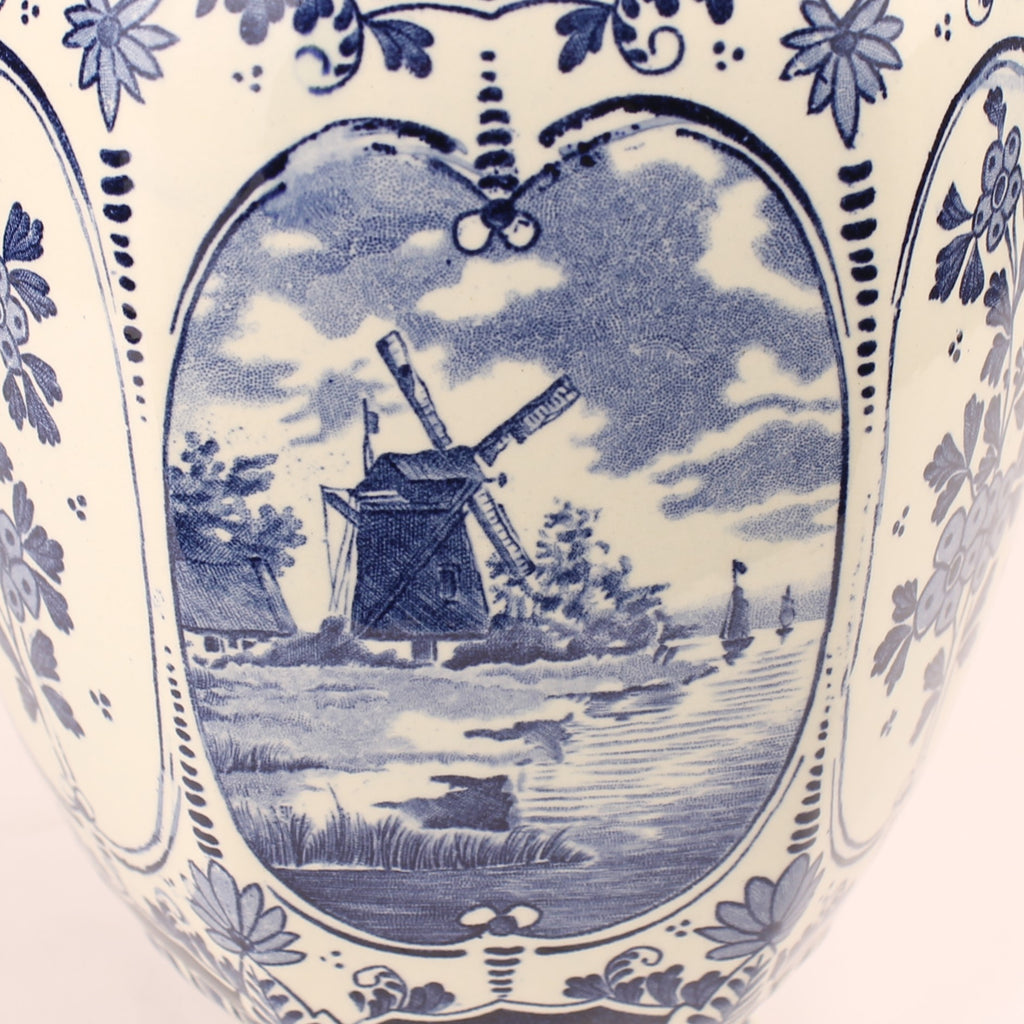 Boch Belgium voor Royal Sphinx Delfts Blauwe Dekselvaas met Leeuw