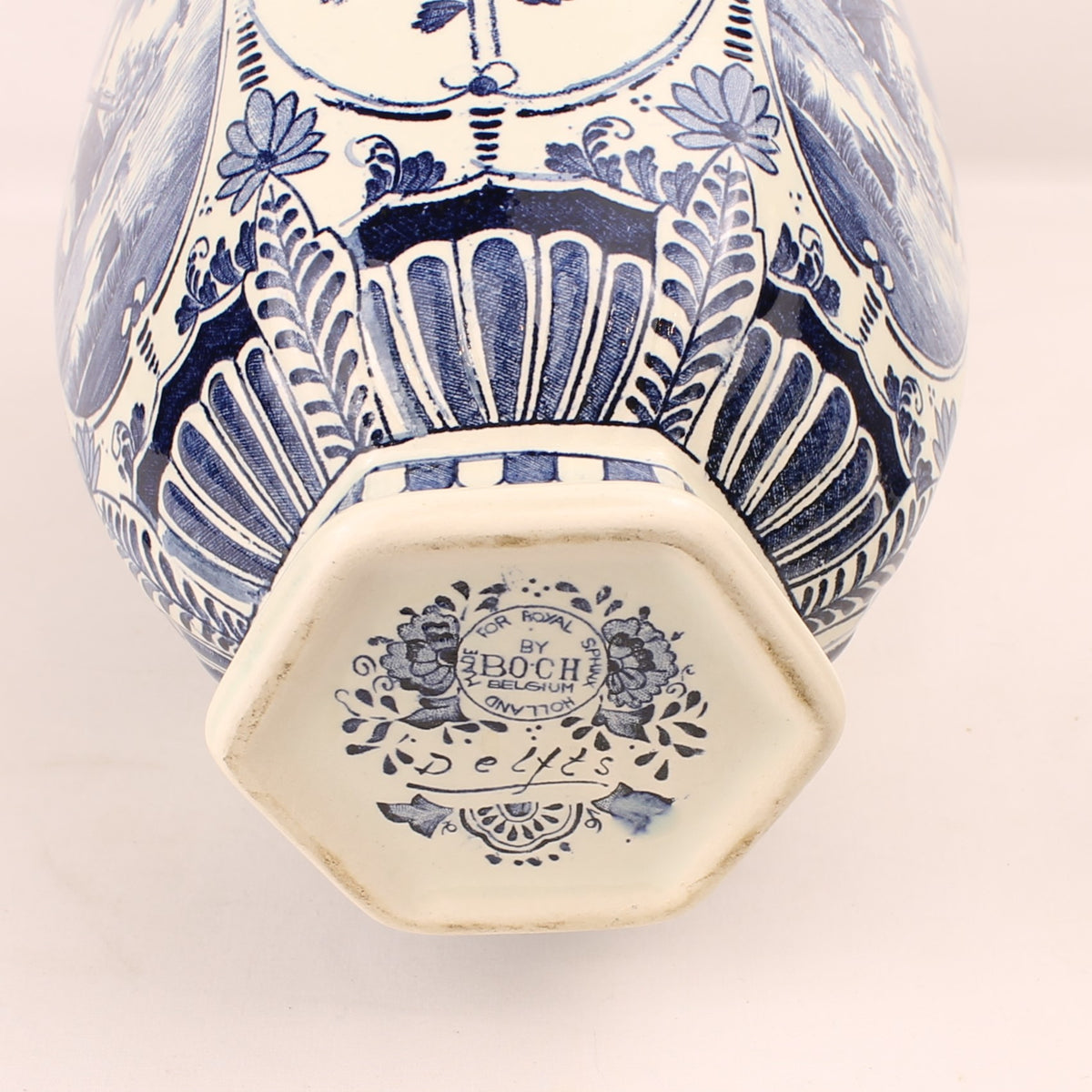 Boch Belgium voor Royal Sphinx Delfts Blauwe Dekselvaas met Leeuw