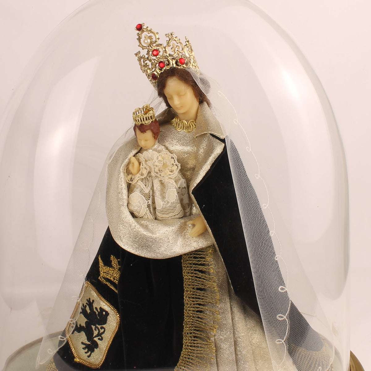 Onze-Lieve-Vrouw van Vlaanderen met Kind onder Stolp | ca. 1970