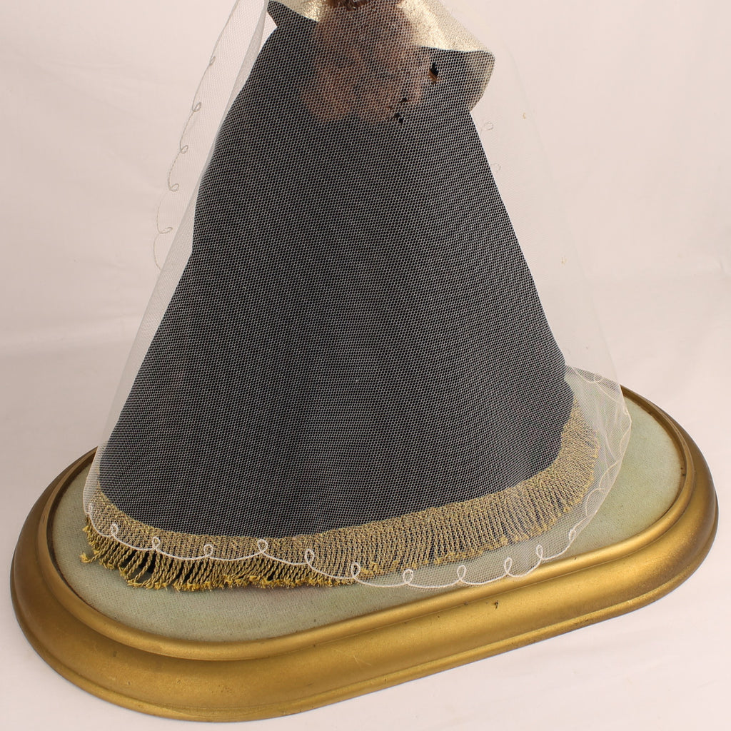 Nuestra Señora de Flandes con el Niño bajo campana de cristal | ca. 1970