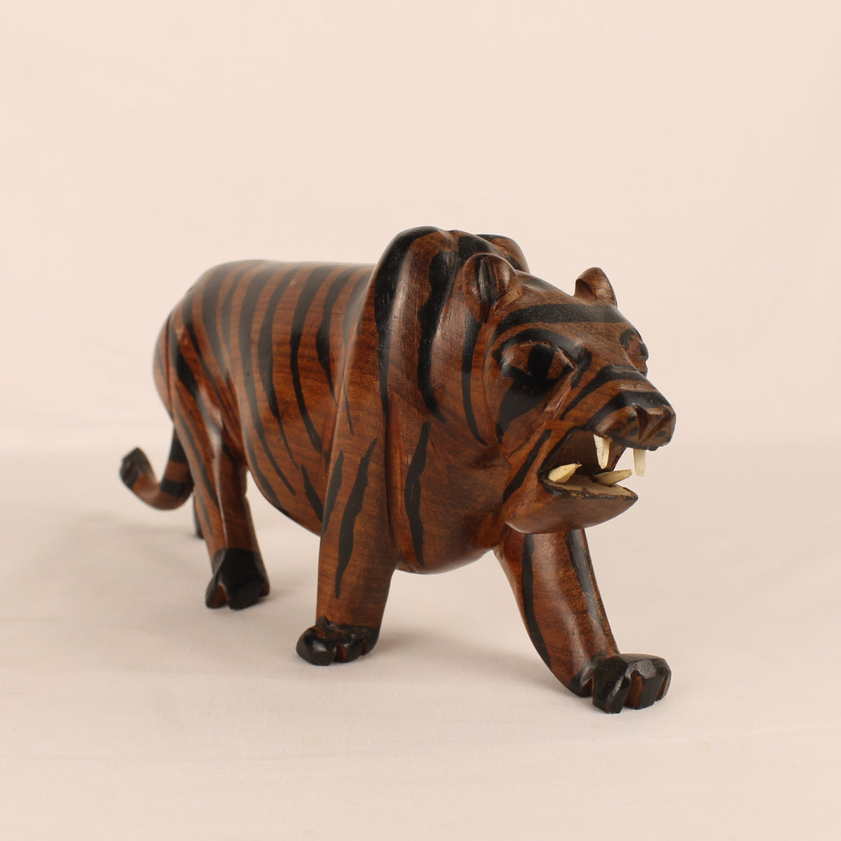 Handgeschnitzter Holztiger | Asiatische Schnitzkunst ca. 1960–1990