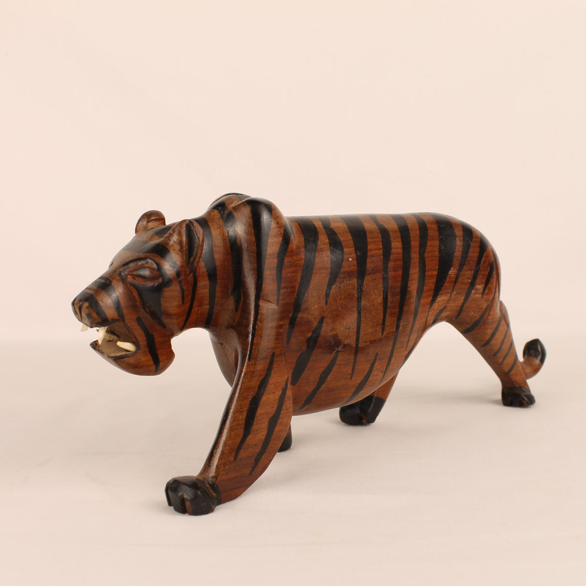 Tigre in legno intagliato a mano | Intaglio asiatico ca. 1960-1990