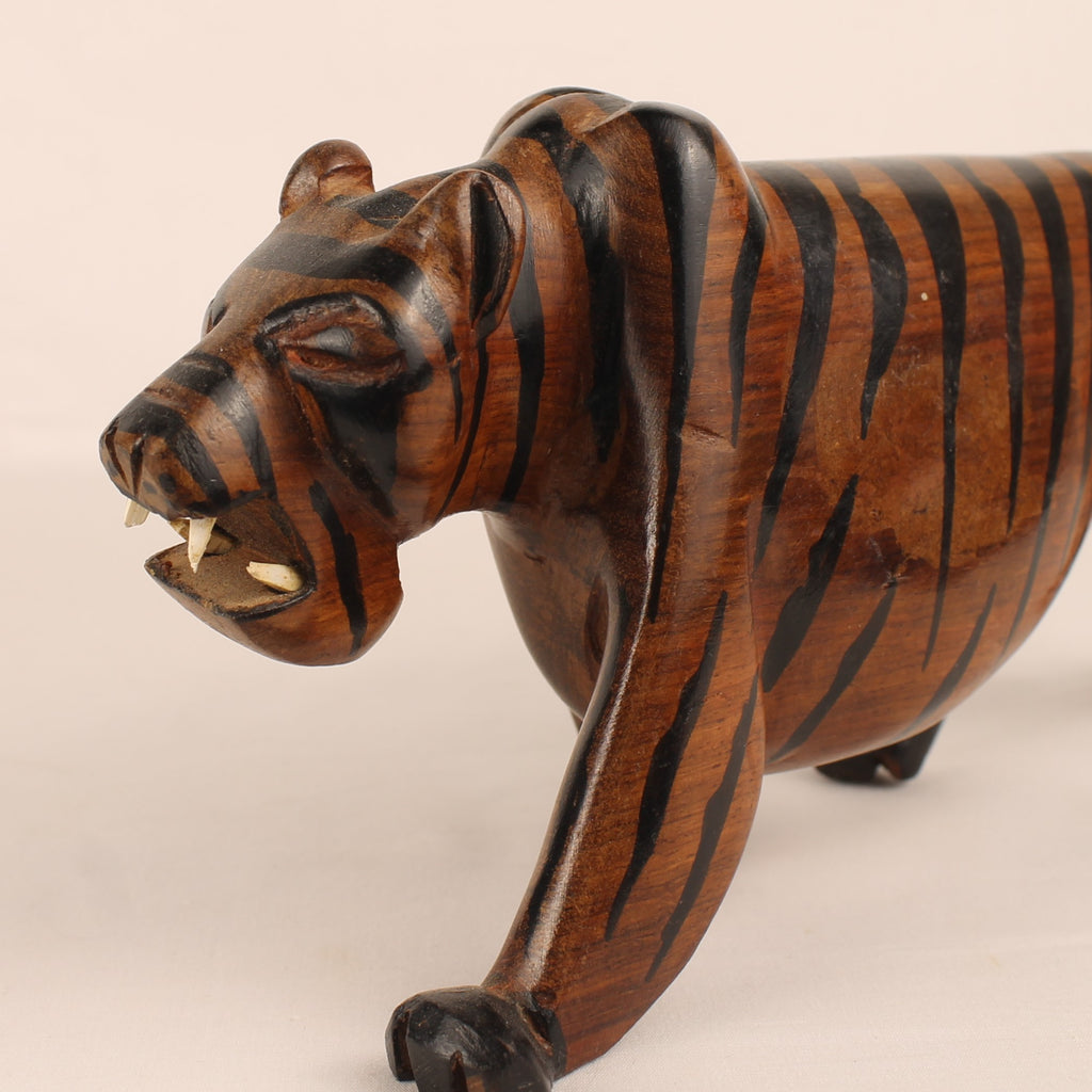Tigre in legno intagliato a mano | Intaglio asiatico ca. 1960-1990