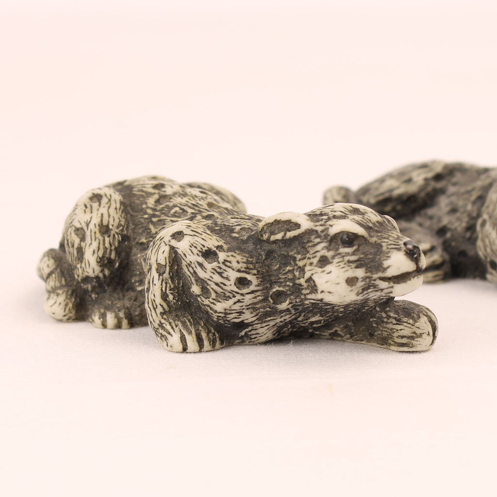 Laagliggende luipaarden | Kleine resin beeldjes