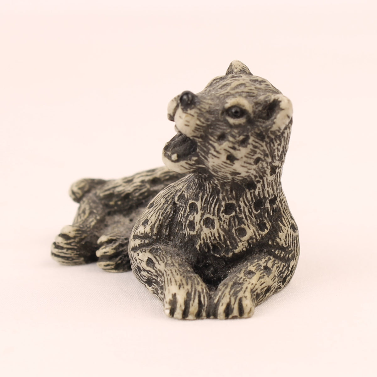 Tief liegende Leoparden | Kleine Kunstharzfiguren