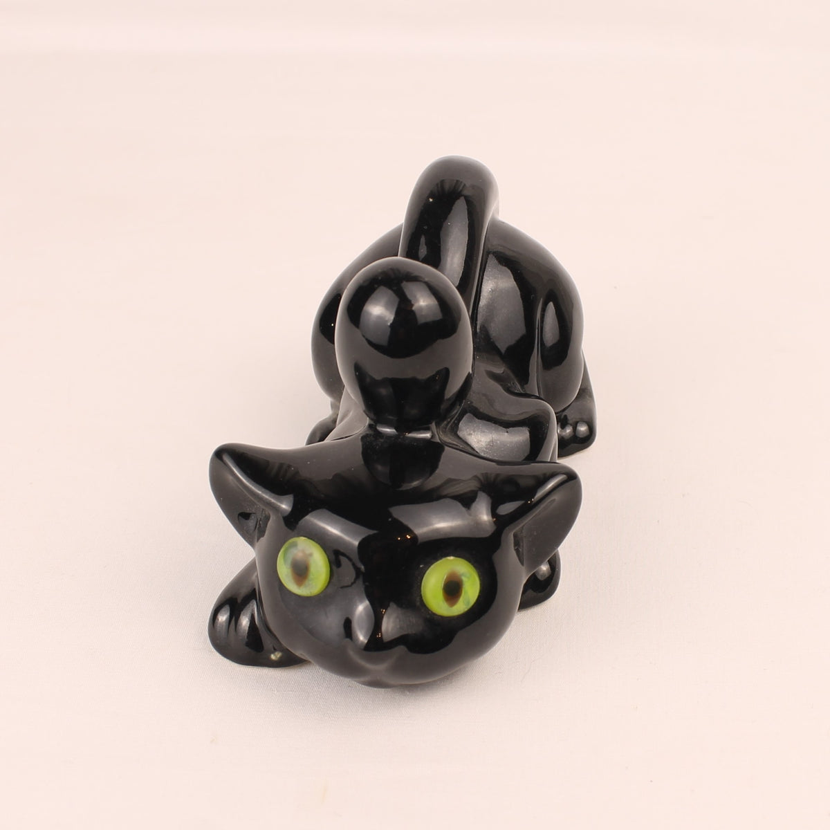 Schwarze Keramik-Katzenfigur mit grünen Augen | 12 cm