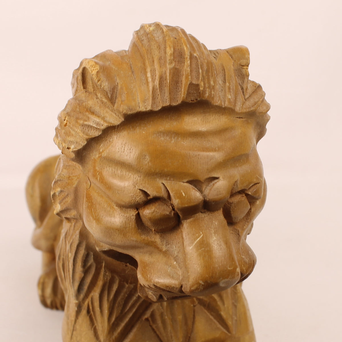 Gran León de Madera | Talla en madera de Indonesia / Bali | 29 cm