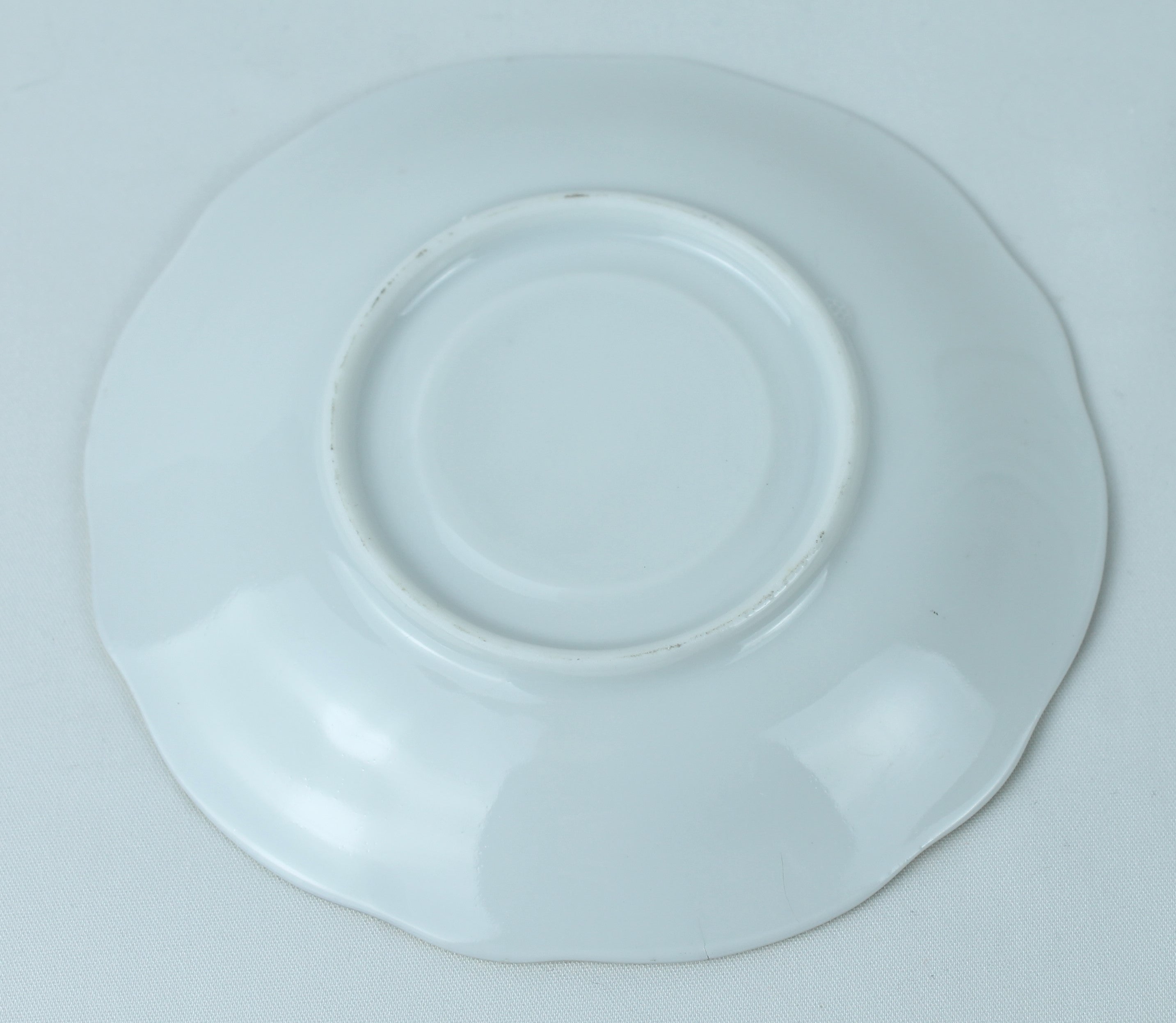 Soucoupe en porcelaine ancienne bordeaux et or | env. 1900