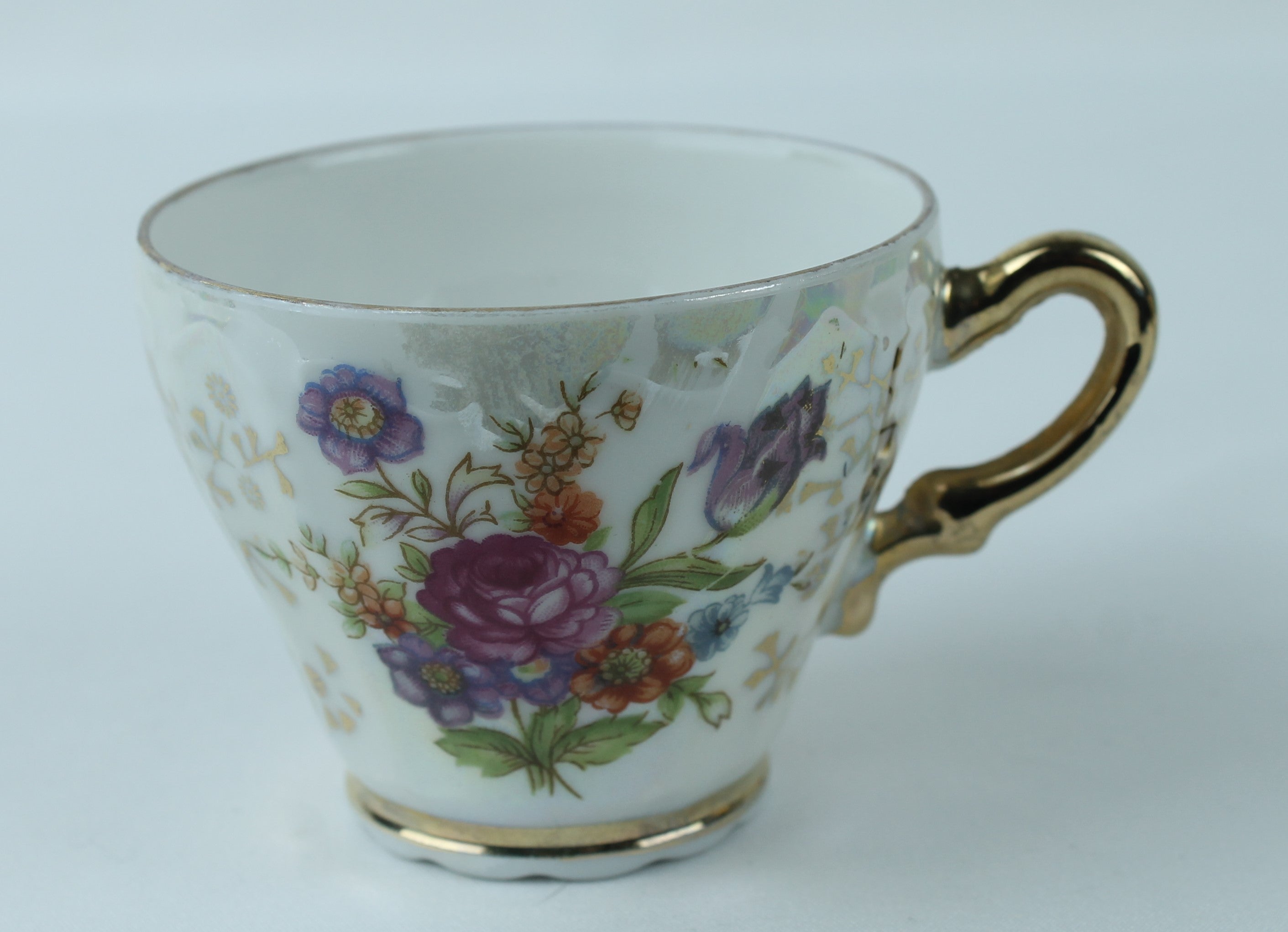 Porseleinen kopje met parelmoer en bloemmotief | Bavaria stijl