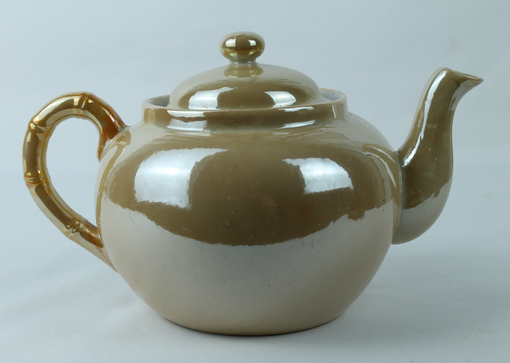 Japanese Teapot with Figural Decor | ca. 1920–1940
