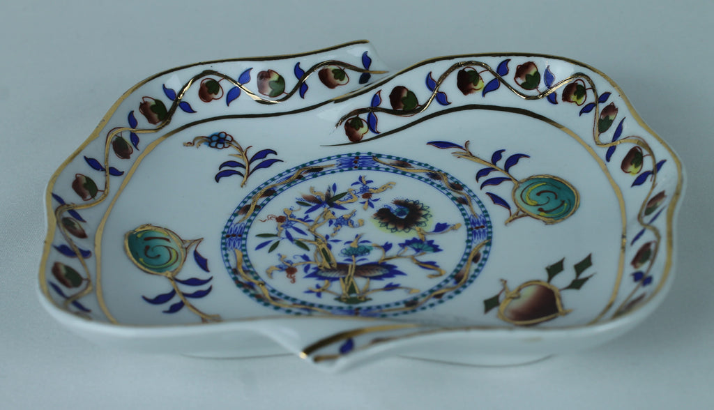 Coupe décorative en porcelaine à décor floral et aviaire asiatique