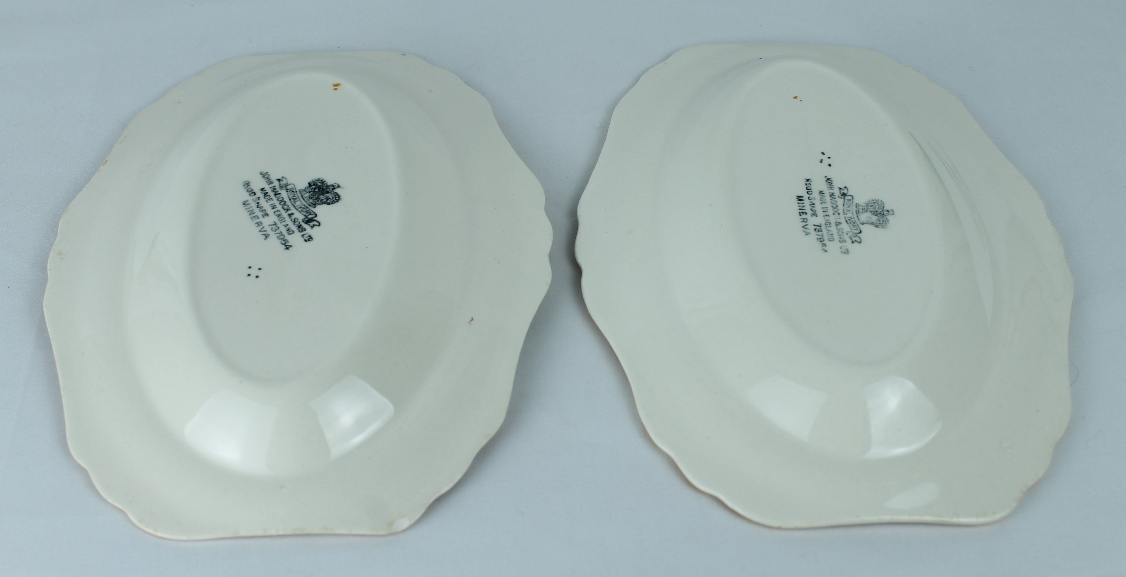 Royal Ivory - John Maddock & Sons, Engeland | Minerva ovale serveerschaaltjes | 21 cm