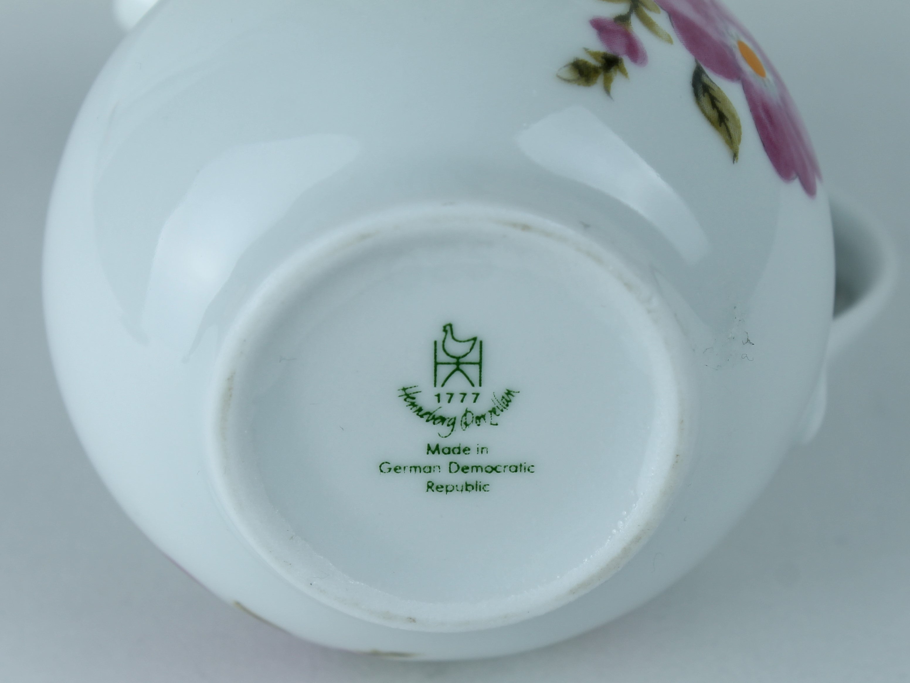 DDR Porseleinen Melkkannetje | Henneberg Porzellan Ilmenau (GDR) – 10 cm