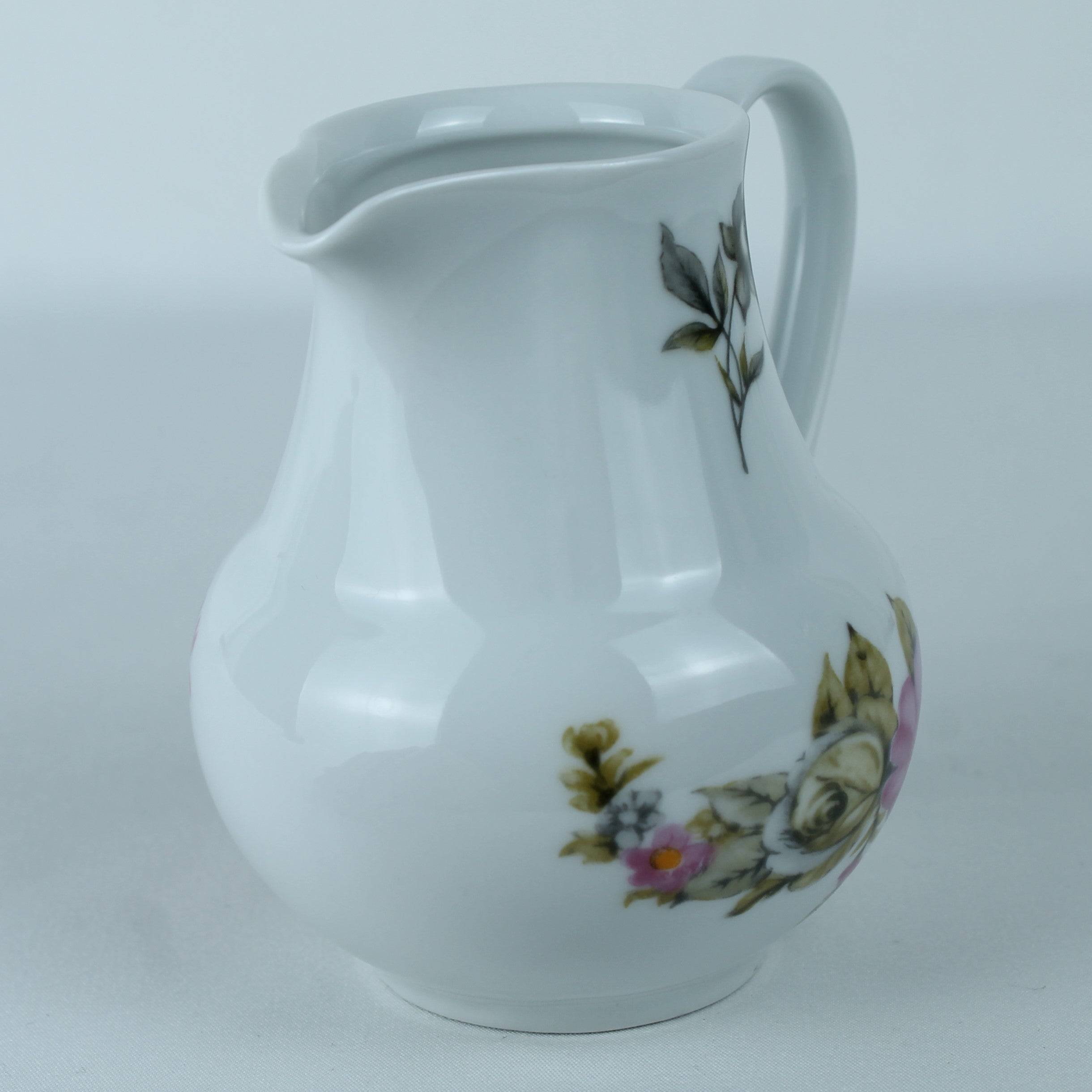 DDR Porseleinen Melkkannetje | Henneberg Porzellan Ilmenau (GDR) – 10 cm