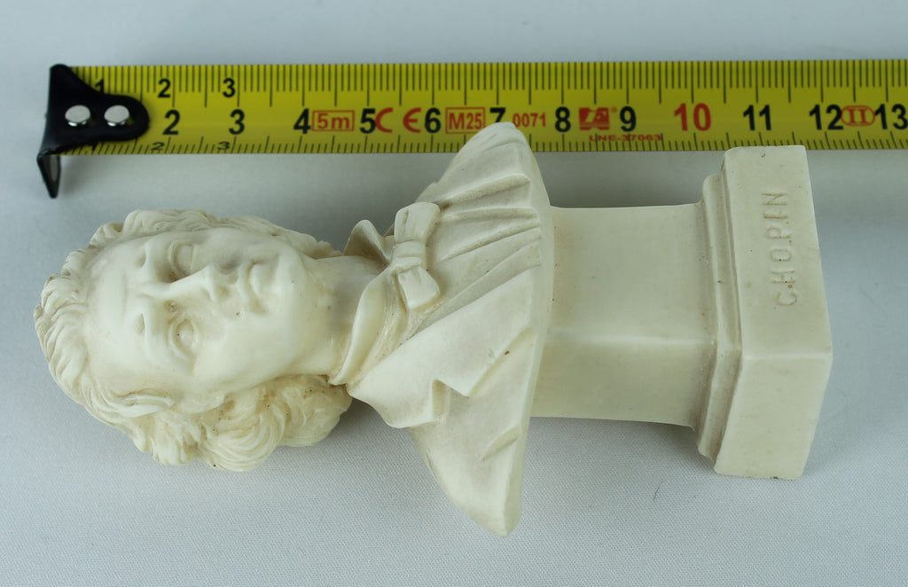 Buste de Chopin classique sur piédestal – Sculpture crème (Série Compositeurs)