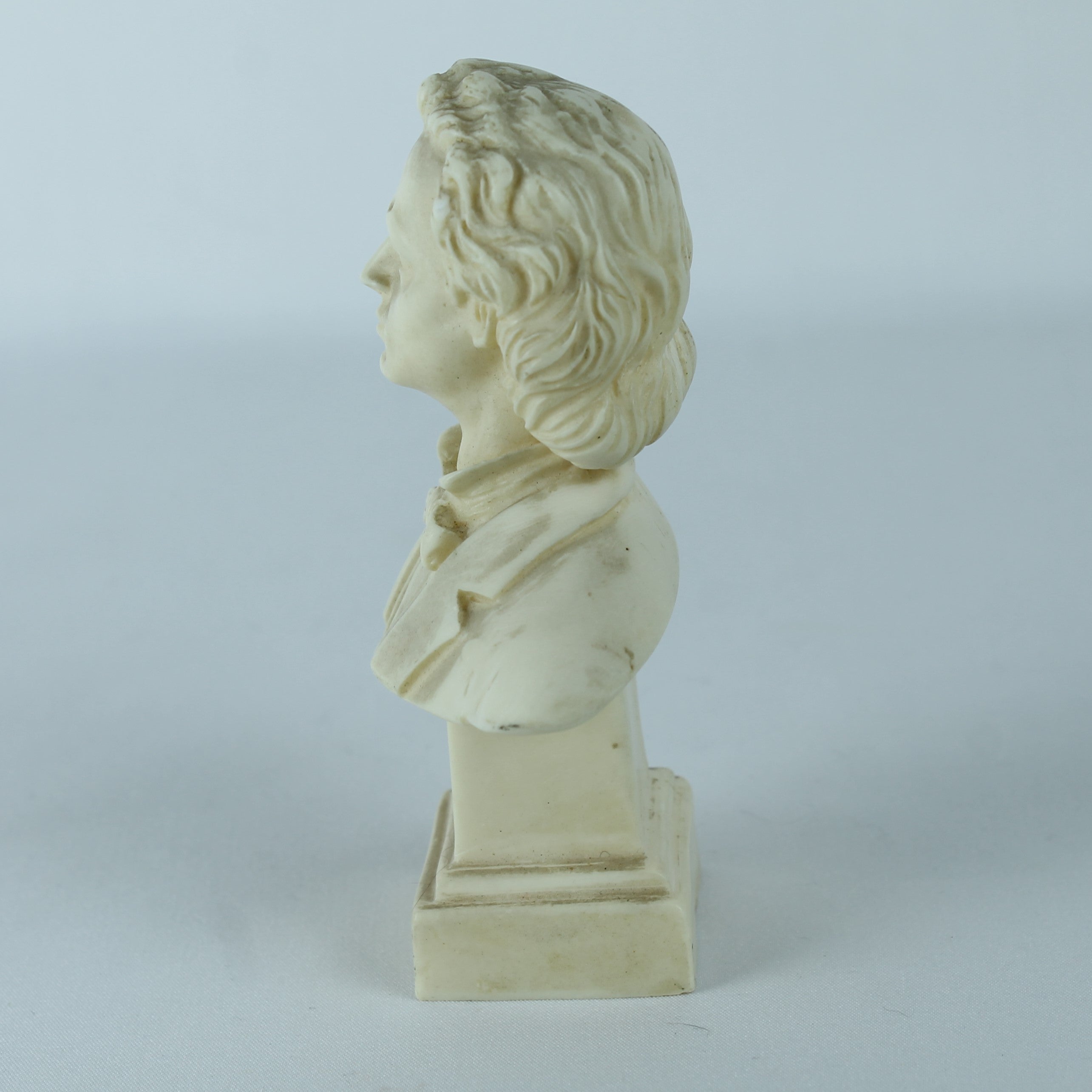 Klassieke Chopin Buste op Sokkel – Crème Sculptuur (Componistenreeks)