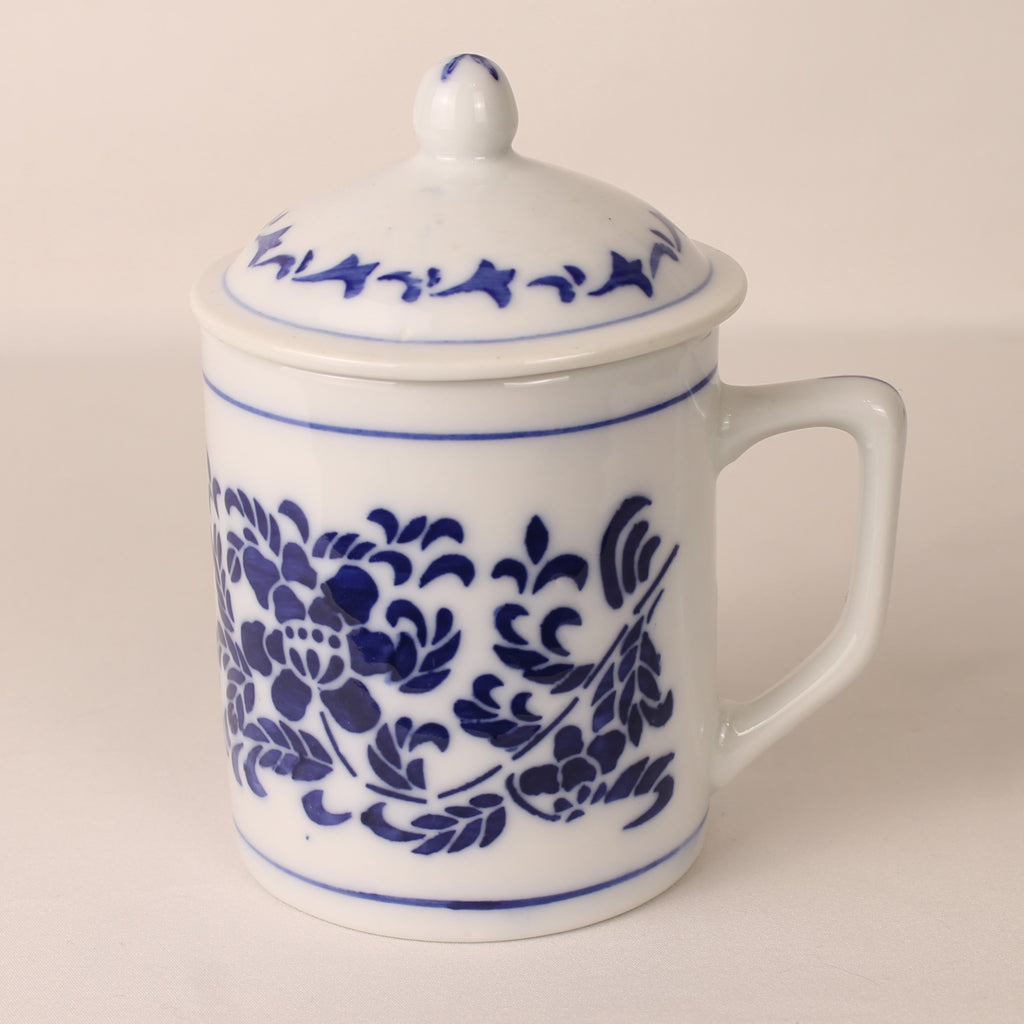Dekselbeker in blauw-wit “Blue Onion” bloemmotief (14 cm)