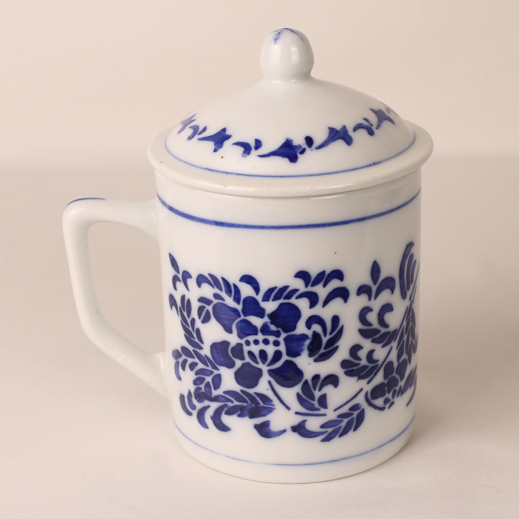 Dekselbeker in blauw-wit “Blue Onion” bloemmotief (14 cm)