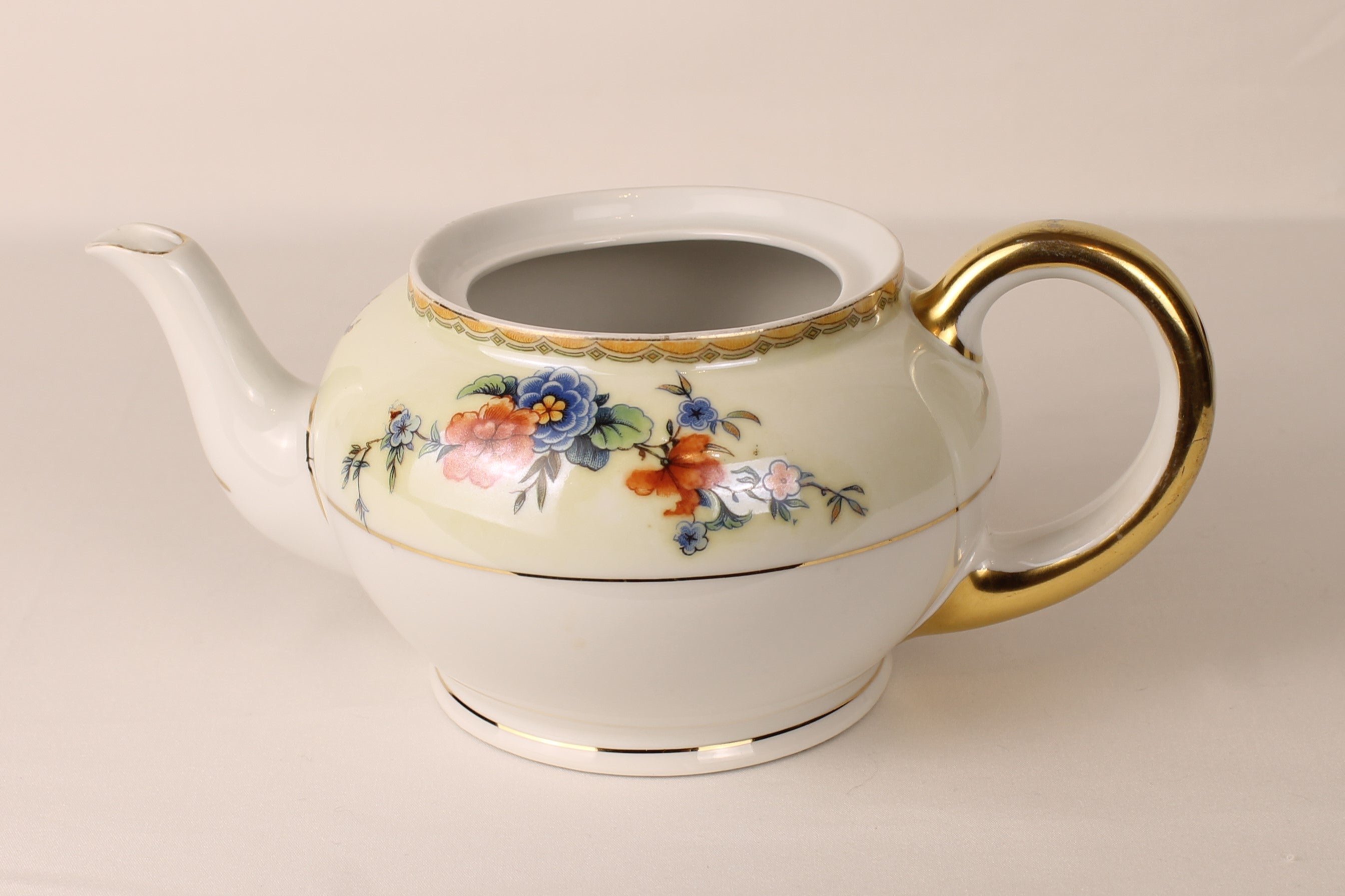 Boheems porseleinen theesetje met goudaccenten – Tsjechoslowakije, ca. 1920–1940