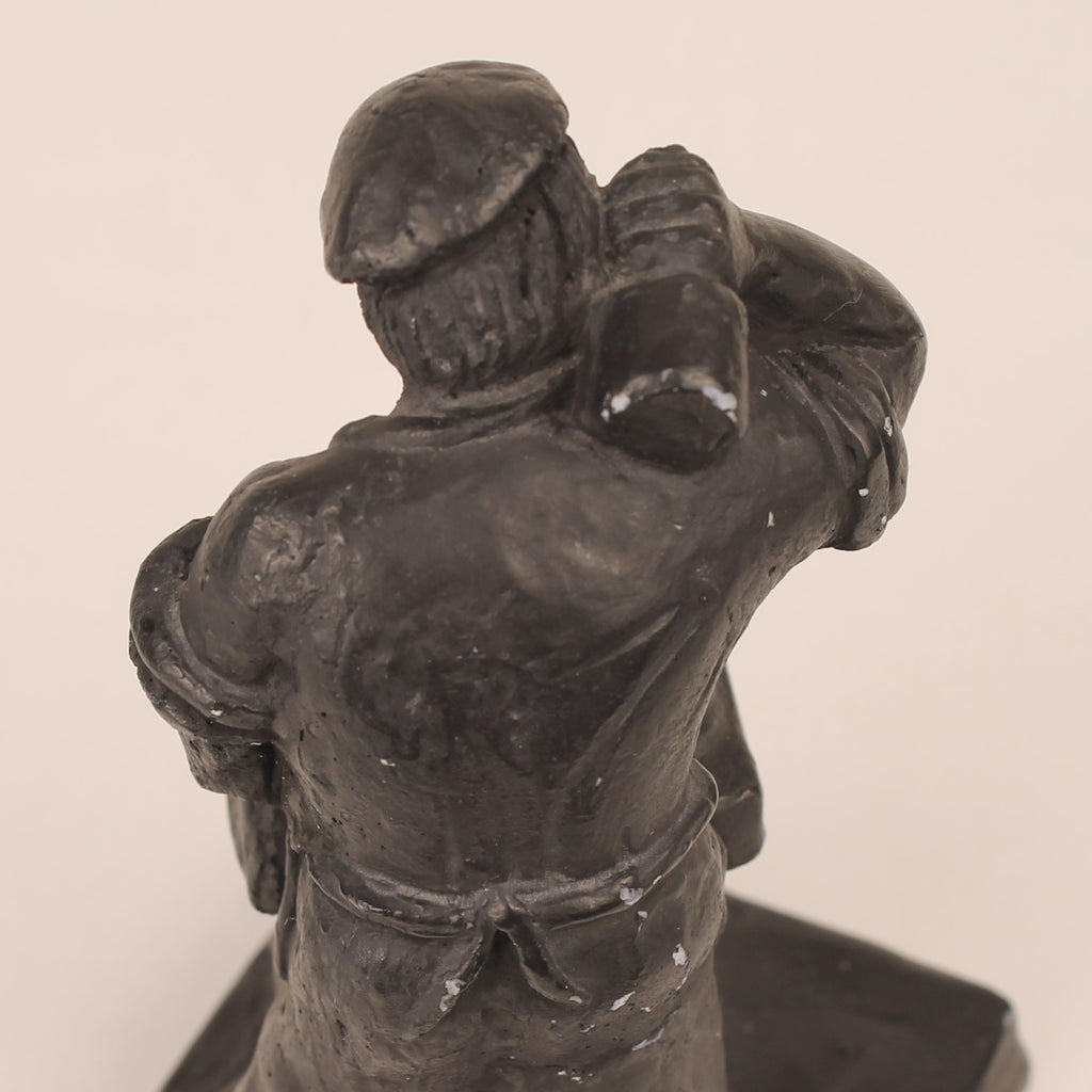 Figurine en céramique faite à la main « Le Forgeron » – patine noire, ca. 1940-1970