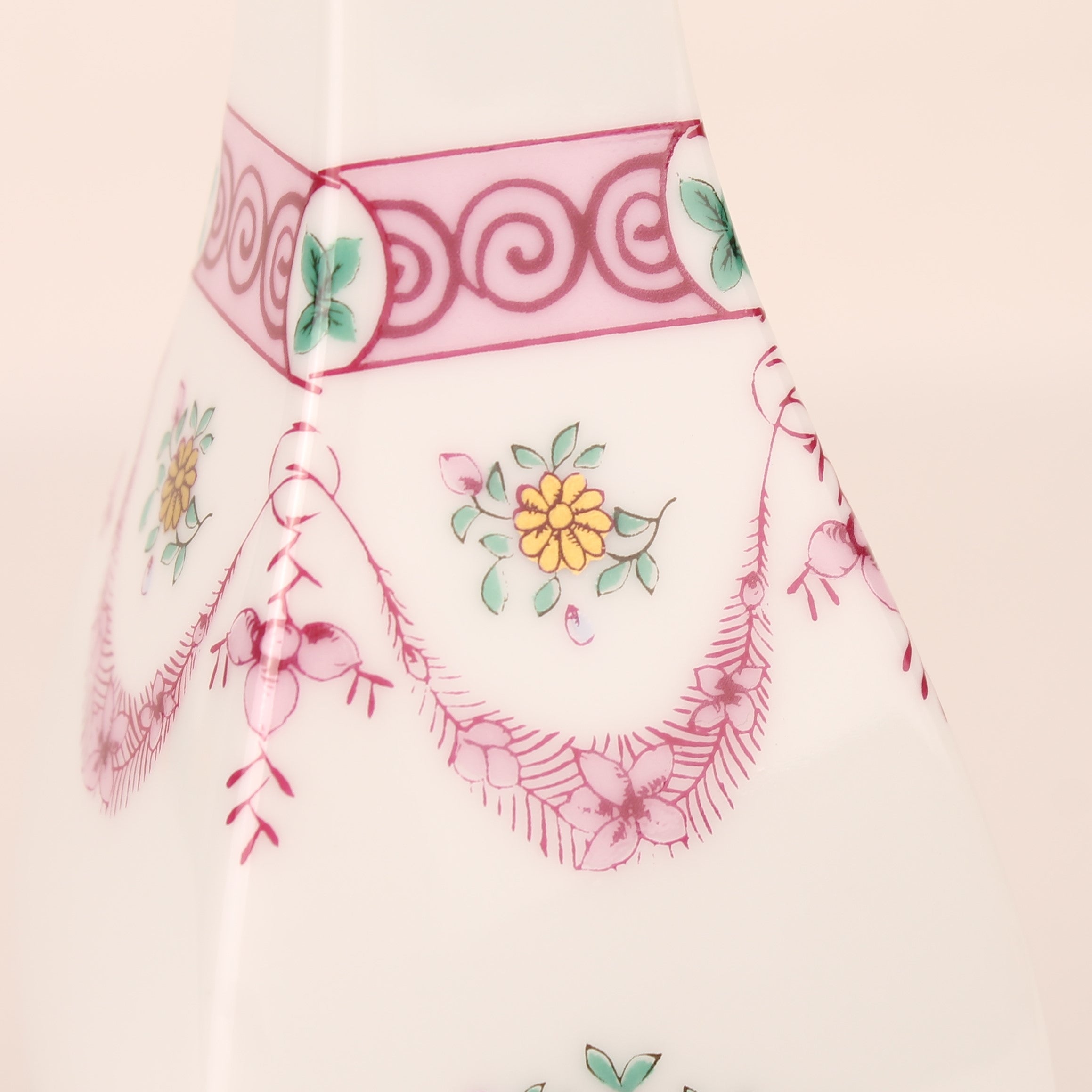 Peony Lowestoft porseleinen vaas | Roze bloemenprint