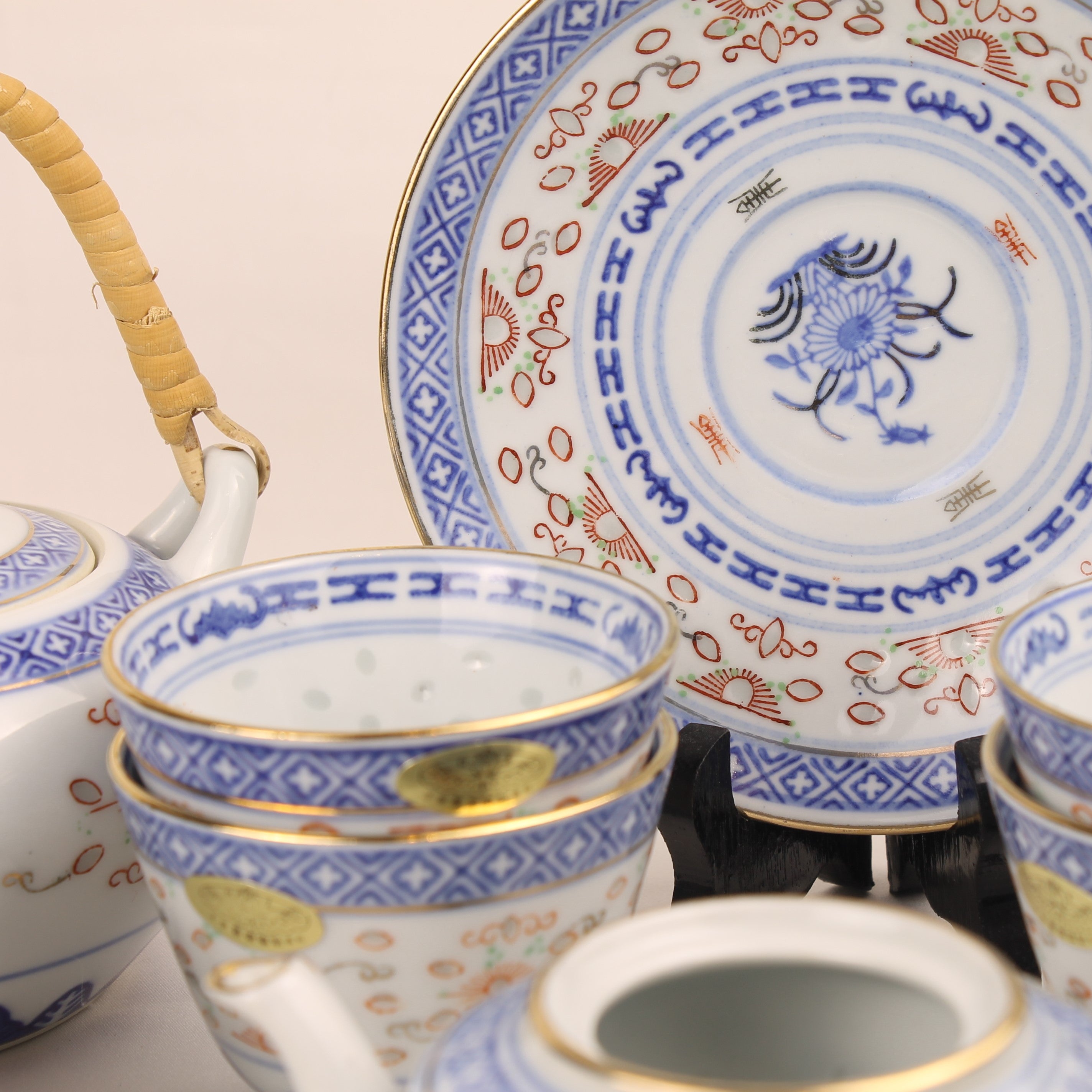 Chinees Porseleinen Theeservies – Rice Grain (Rijstkorrel) & Goudrand – Jingdezhen-stijl