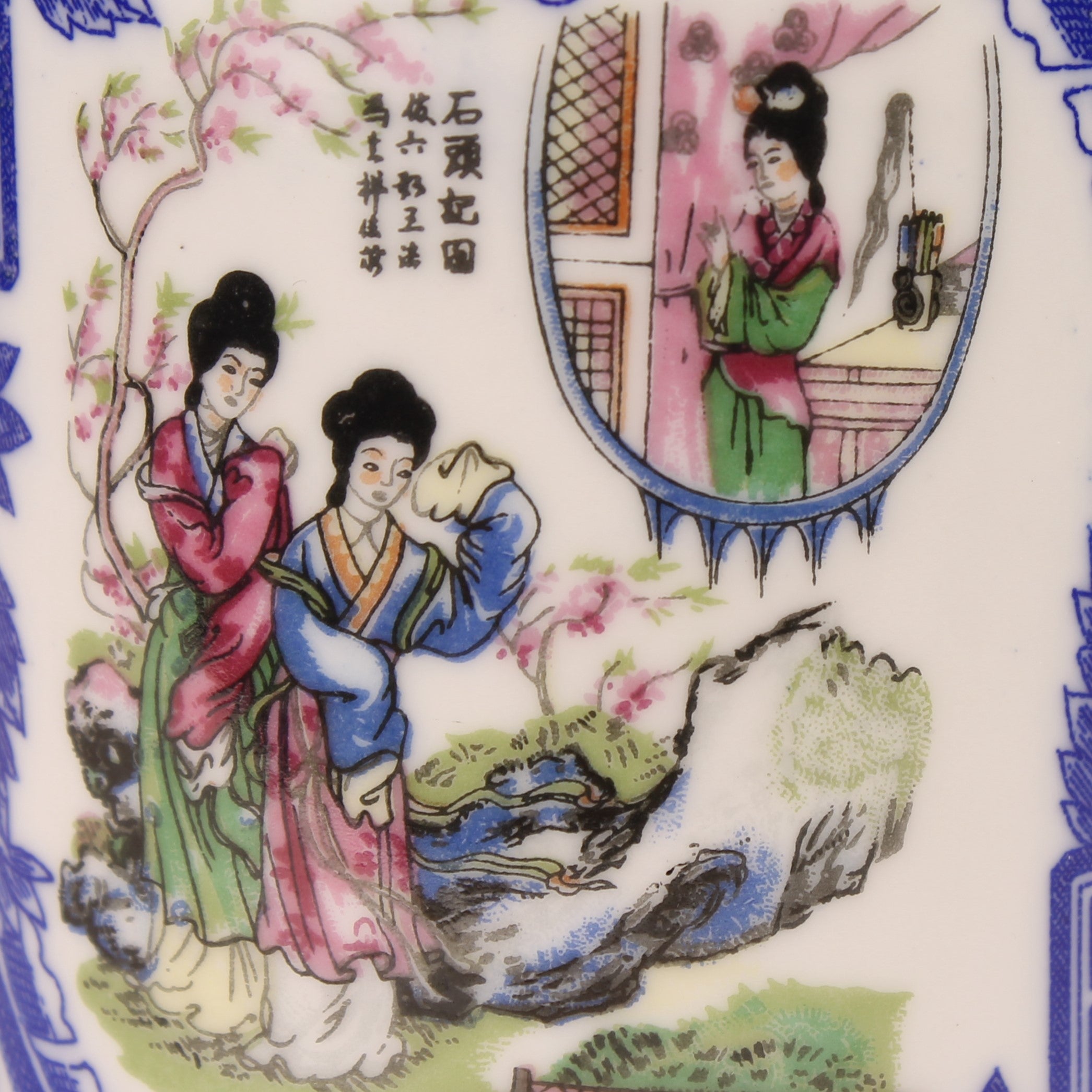 Chinese Theepot met Bamboe Handvat – Blauw Wit & Polychroom Decor ca. 1970