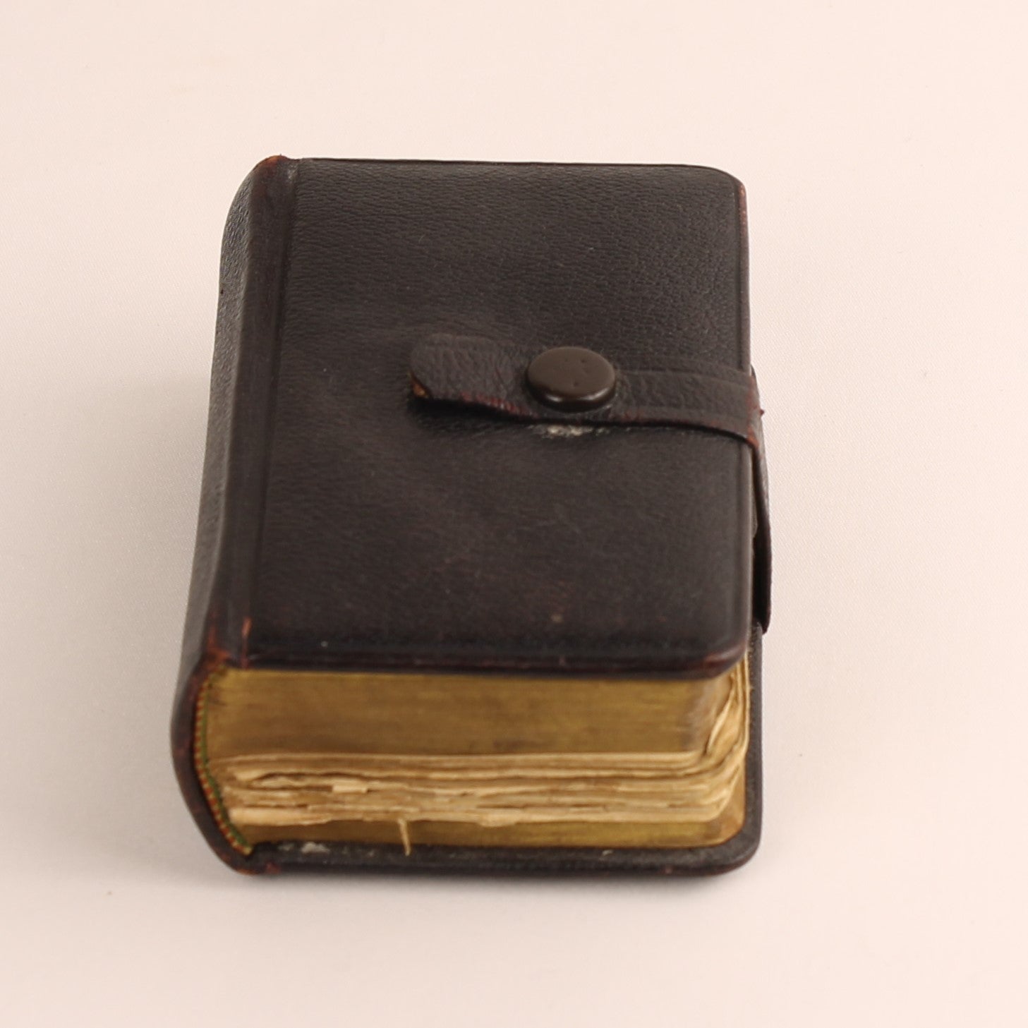 Nieuw Testament - Gebr. Zomer & Keuning, Wageningen ca. 1880–1910 - Leren Band met Sluitflap en Goudsnede