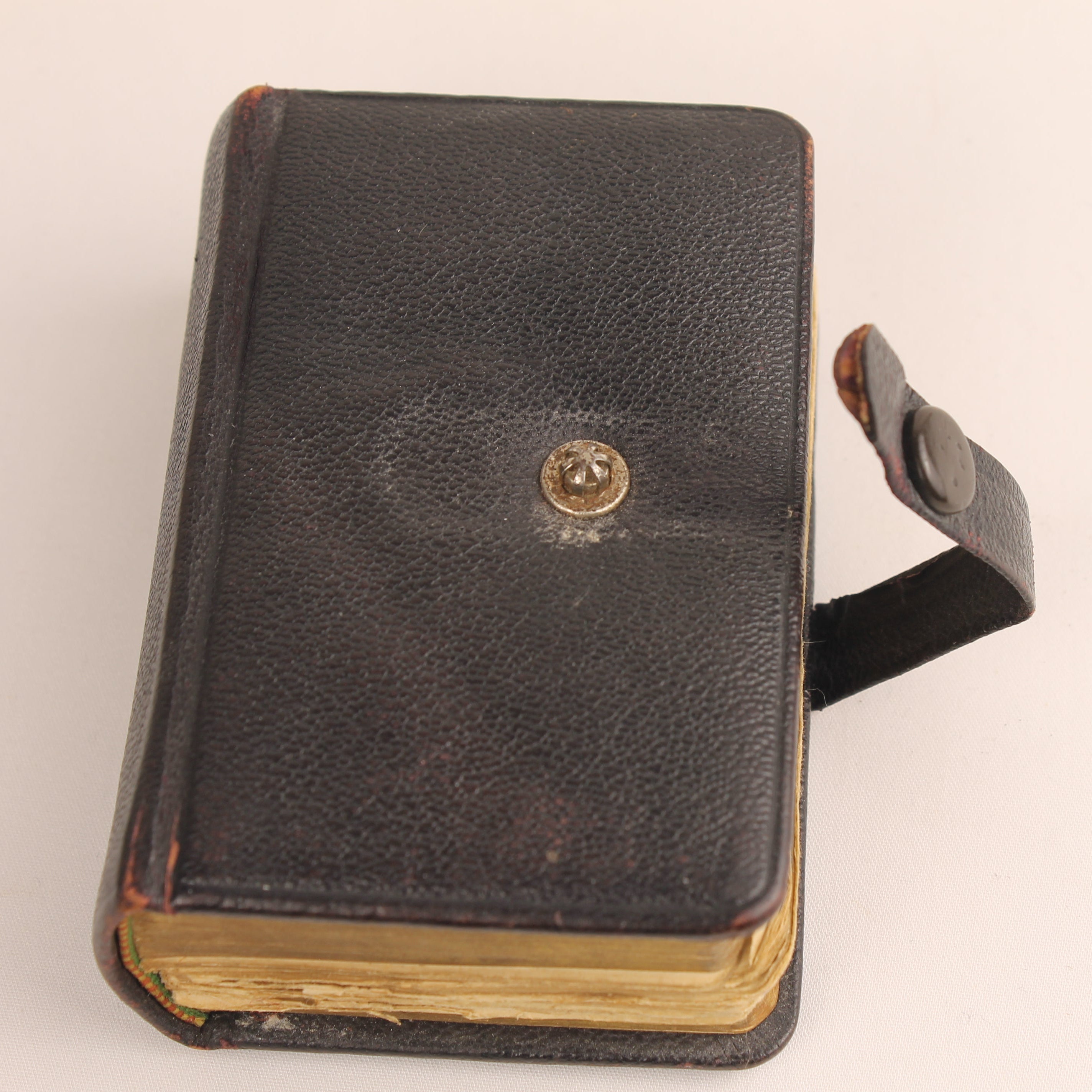 Nieuw Testament - Gebr. Zomer & Keuning, Wageningen ca. 1880–1910 - Leren Band met Sluitflap en Goudsnede