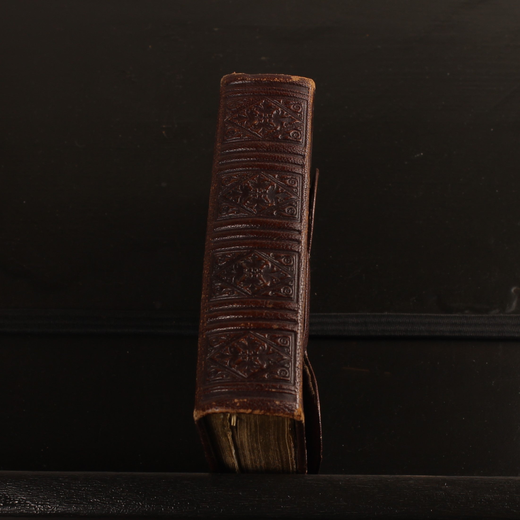 Antique Pocket Bible + Psalm Book (1773 versification) – A. Jongbloed Leeuwarden – leather overlap binding – 1911