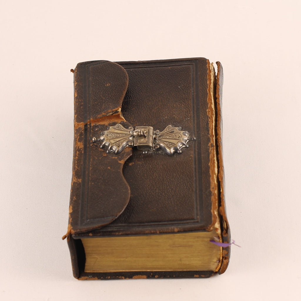 Le Nouveau Testament 1884 – Traduction autorisée – Ancienne Bible en cuir avec fermoir en métal