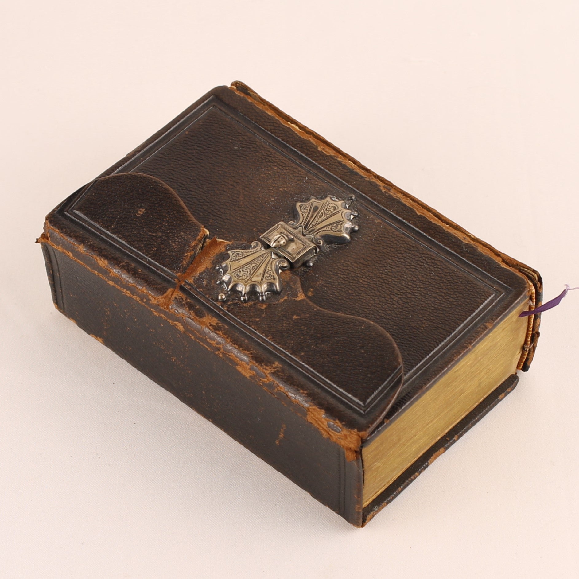 Le Nouveau Testament 1884 – Traduction autorisée – Ancienne Bible en cuir avec fermoir en métal