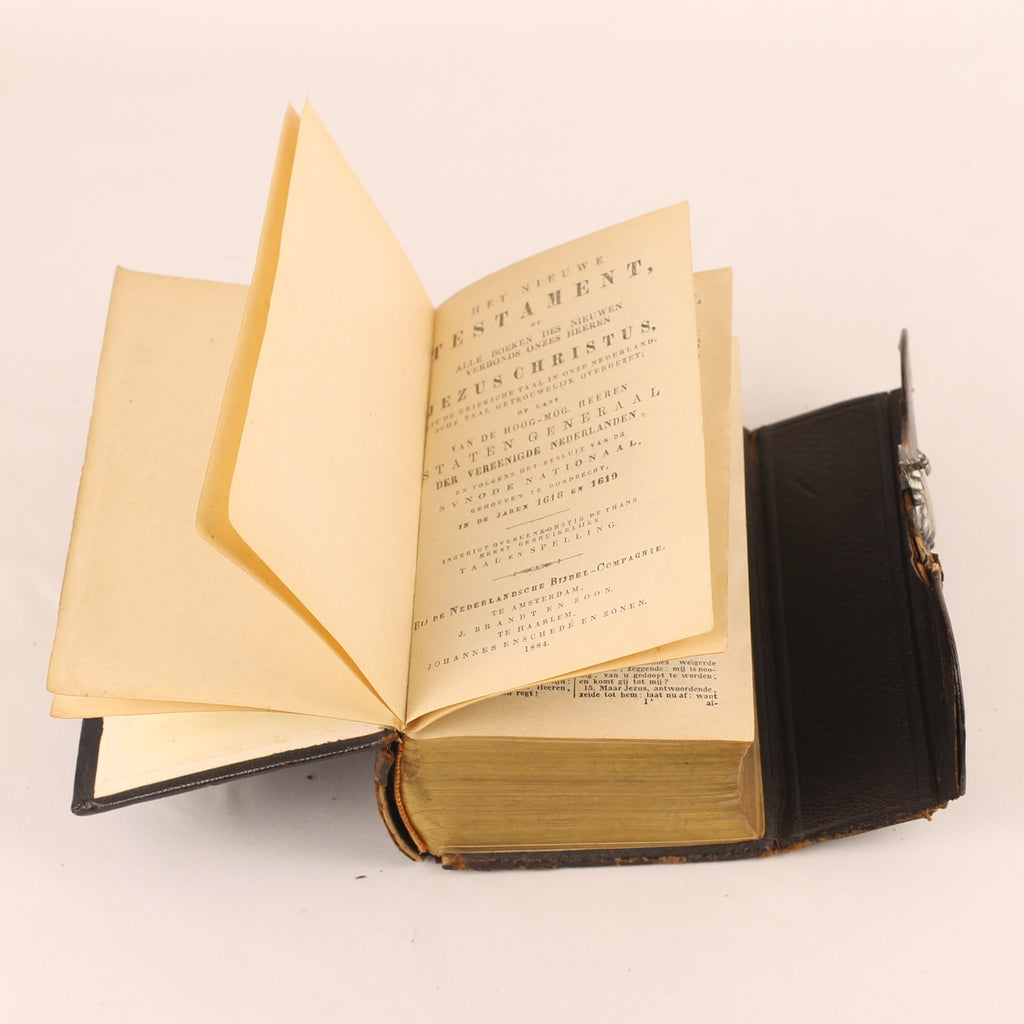 Le Nouveau Testament 1884 – Traduction autorisée – Ancienne Bible en cuir avec fermoir en métal