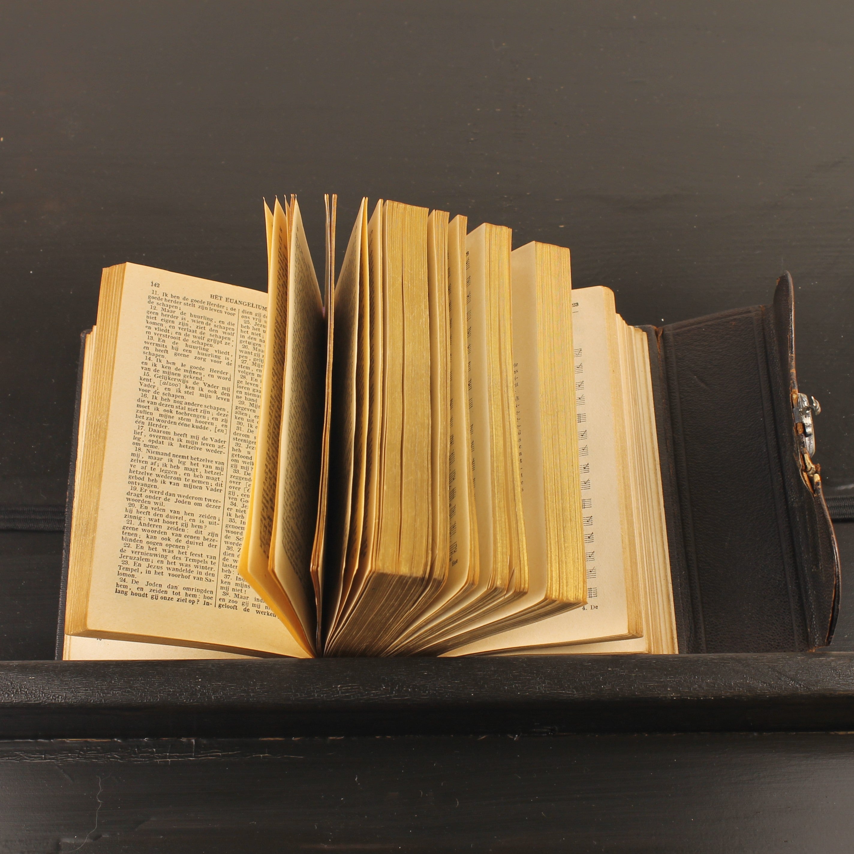 Le Nouveau Testament 1884 – Traduction autorisée – Ancienne Bible en cuir avec fermoir en métal