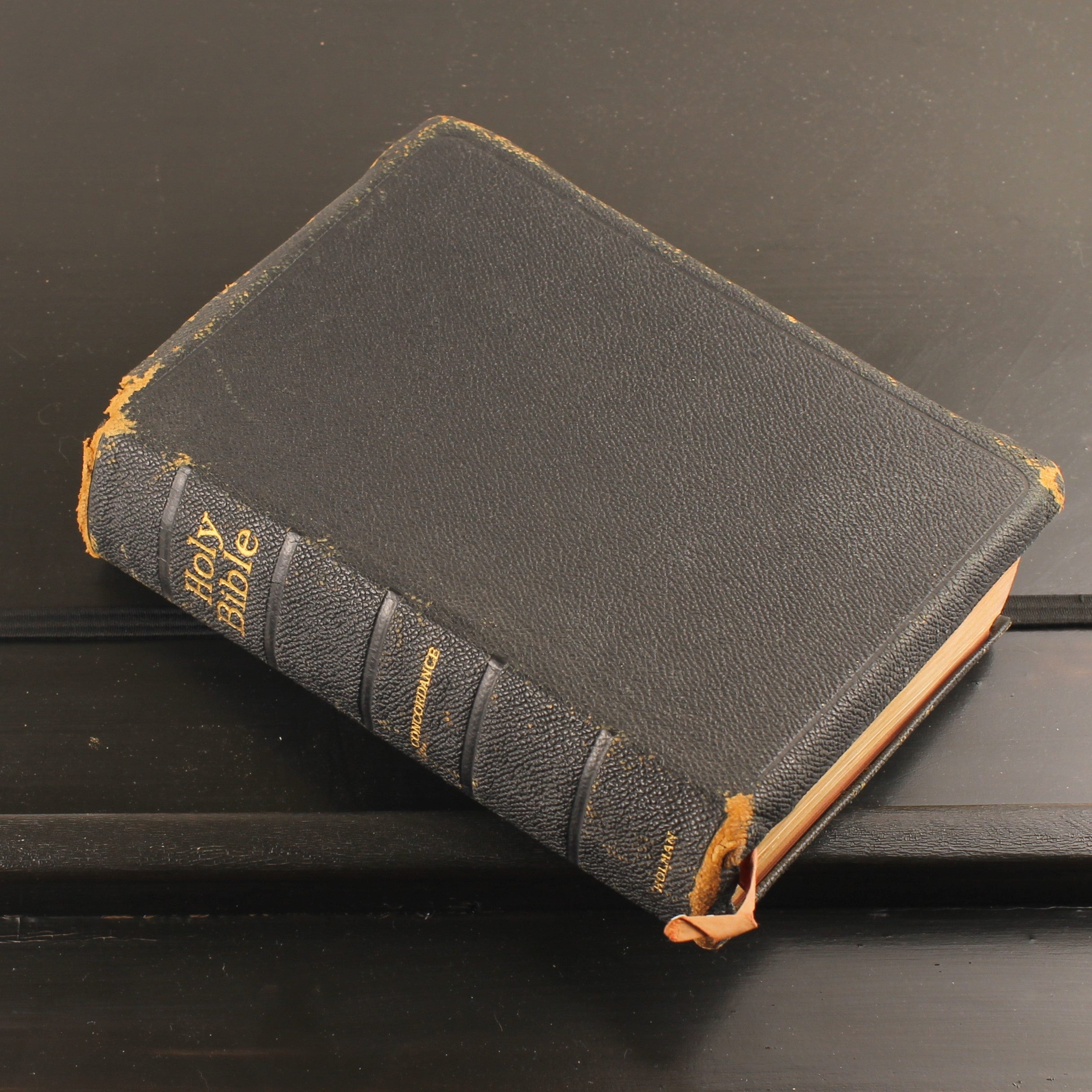 A.J. Holman “Jewel” Holy Bible 1942 – Met Nederlandse Krantenknipsels