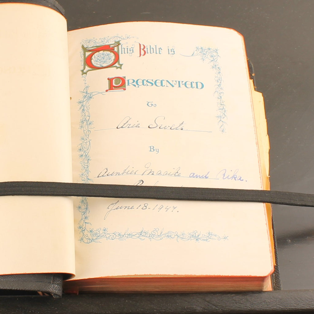 A.J. Holman “Jewel” Holy Bible 1942 – Met Nederlandse Krantenknipsels