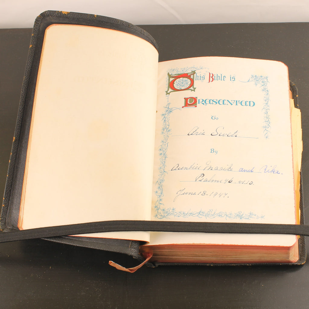 A.J. Holman “Jewel” Holy Bible 1942 – Met Nederlandse Krantenknipsels