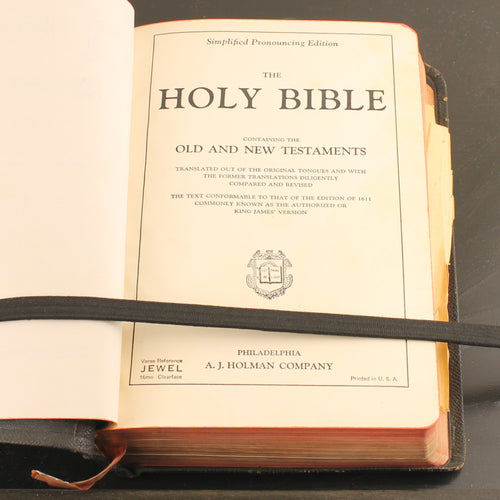 A.J. Holman “Jewel” Holy Bible 1942 – Met Nederlandse Krantenknipsels