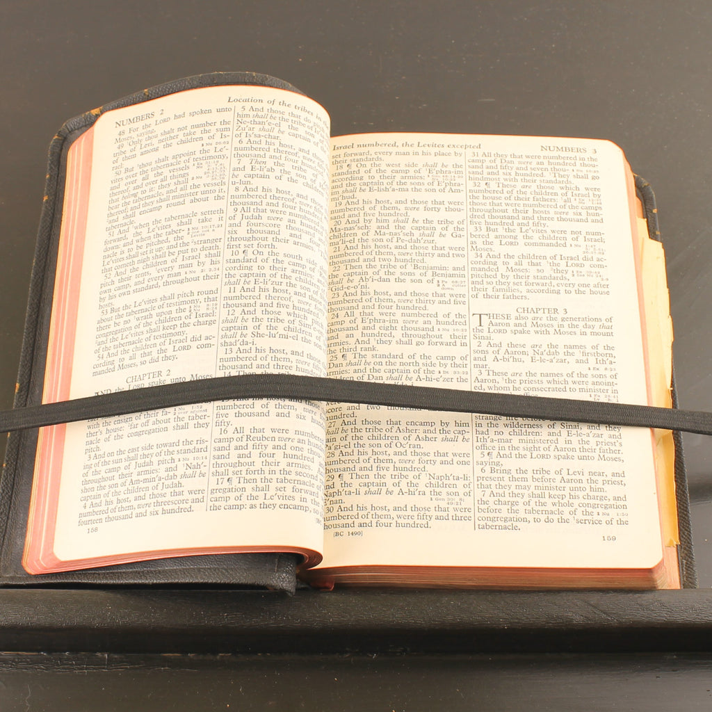 A.J. Holman “Jewel” Holy Bible 1942 – Met Nederlandse Krantenknipsels