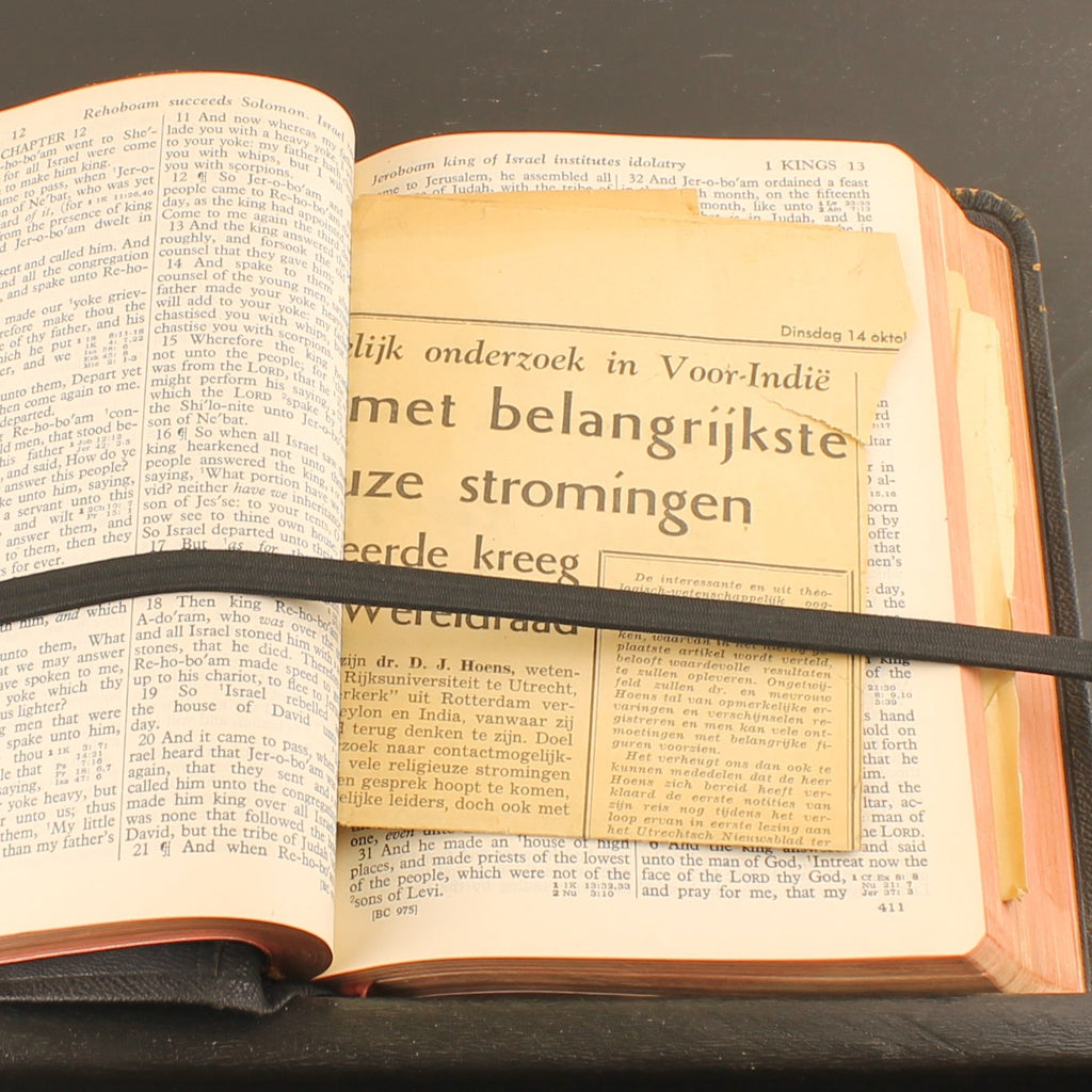 A.J. Holman “Jewel” Holy Bible 1942 – Met Nederlandse Krantenknipsels