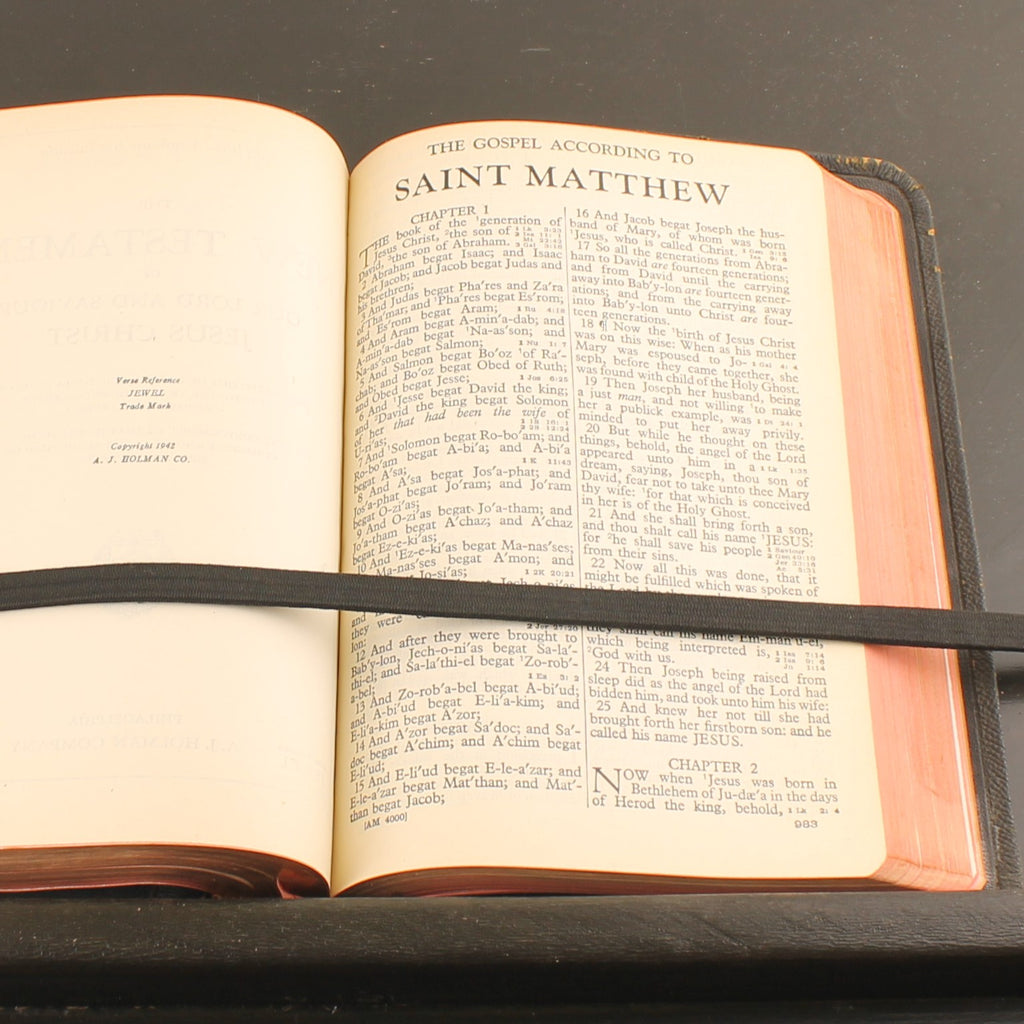 A.J. Holman “Jewel” Holy Bible 1942 – Met Nederlandse Krantenknipsels