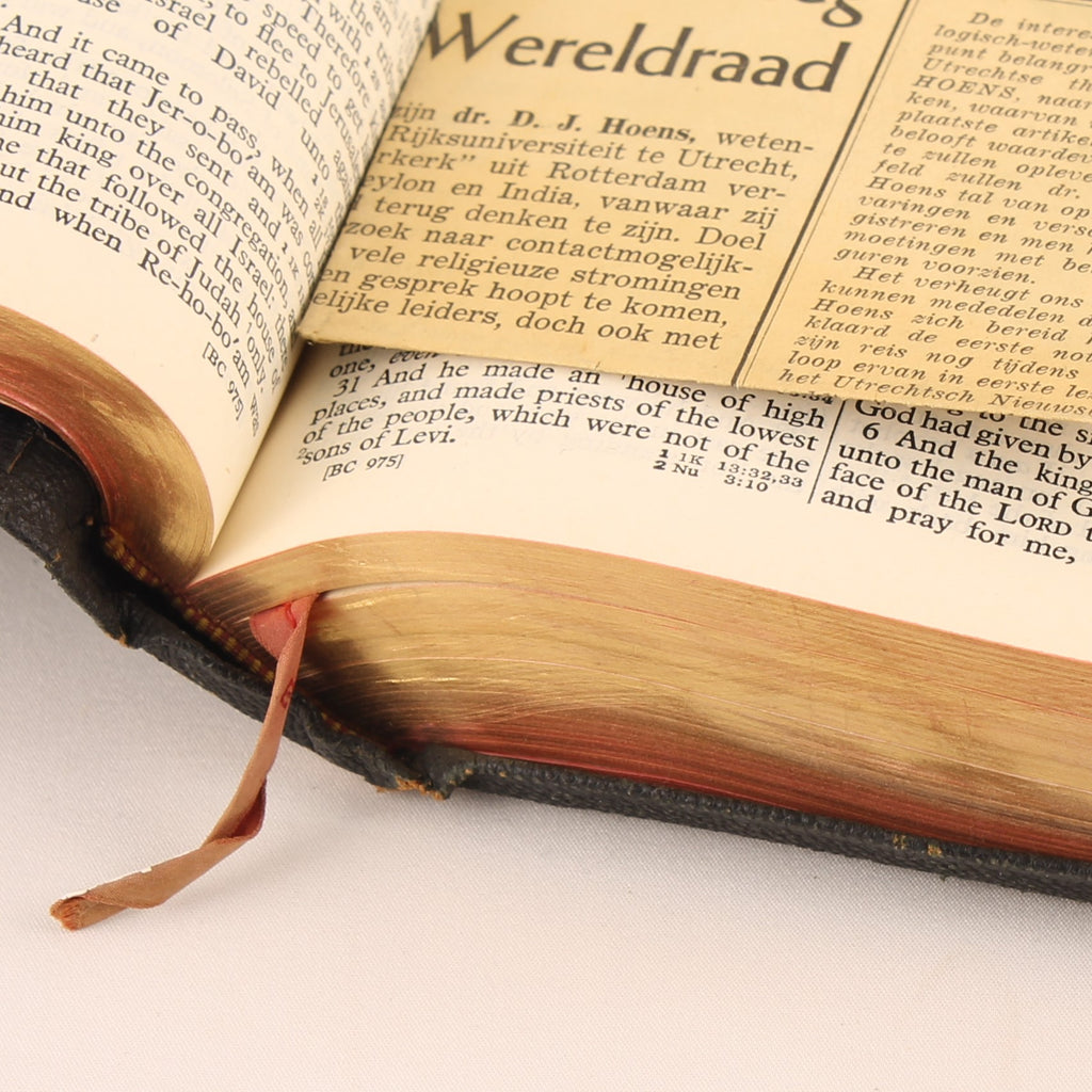 A.J. Holman “Jewel” Holy Bible 1942 – Met Nederlandse Krantenknipsels
