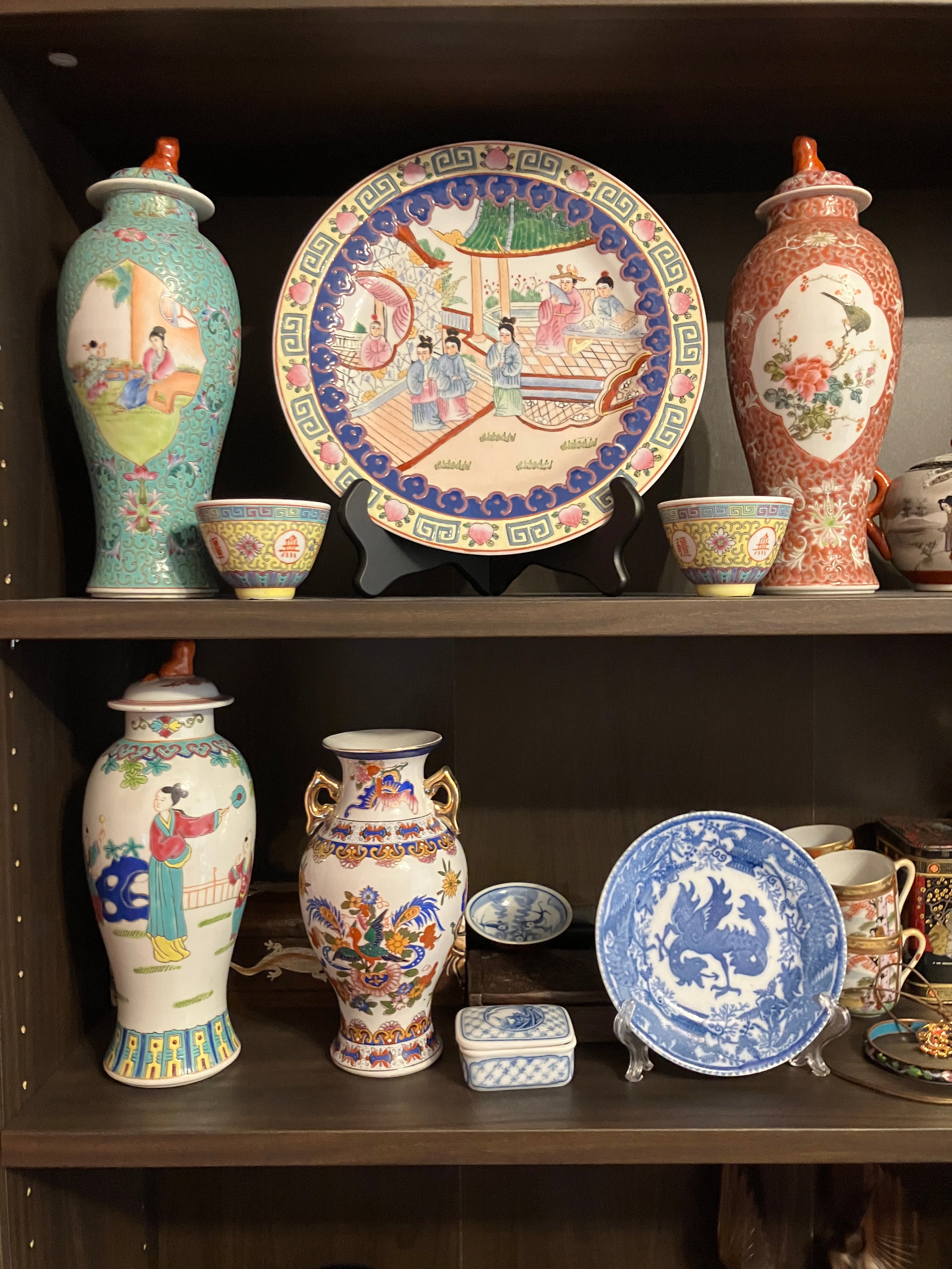 Chinees Porseleinen Wandbord – Handbeschilderd – Reliëf & Gouden Accenten – Famille Rose Stijl