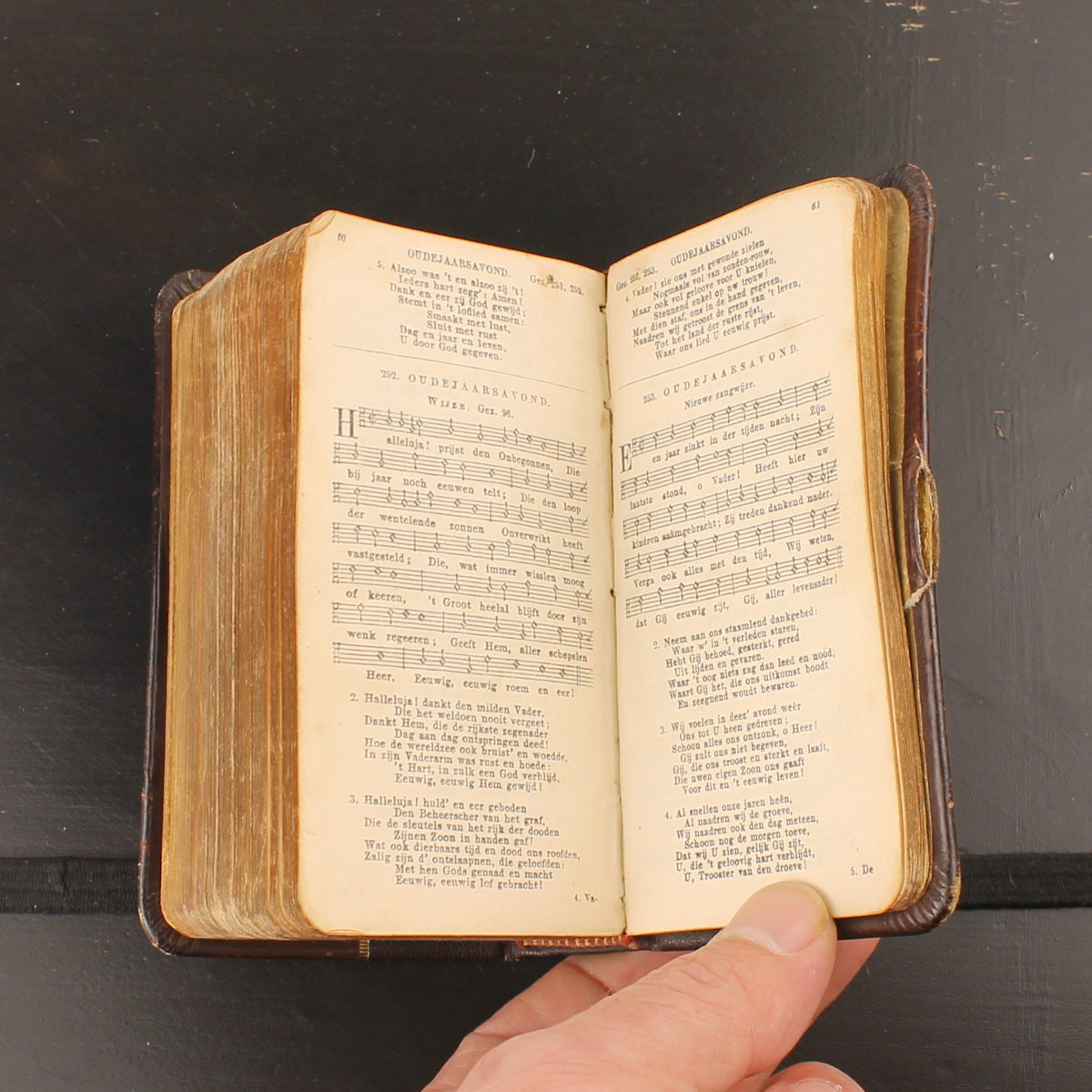 Het Nieuwe Testament - Leren Zakbijbel met Goudsnede - Inscriptie 1929