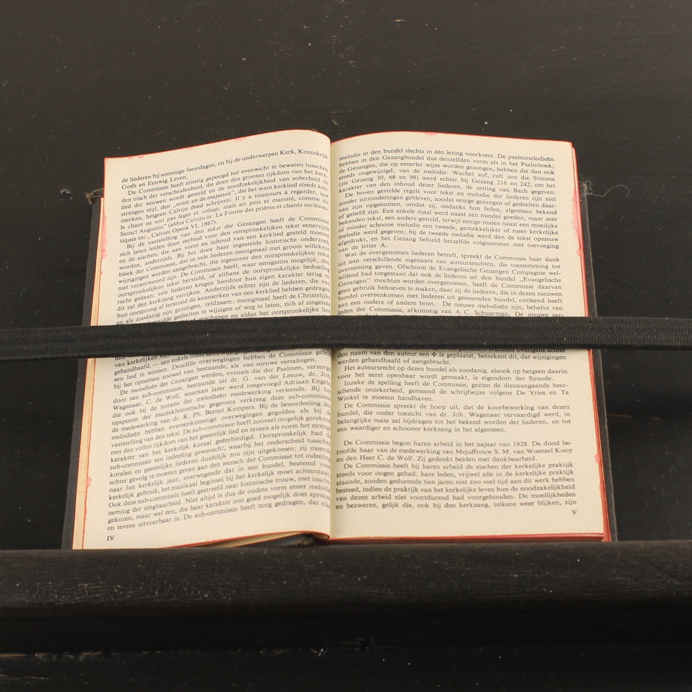 Psalms and Hymns [1938] Interbellum | Red Edge