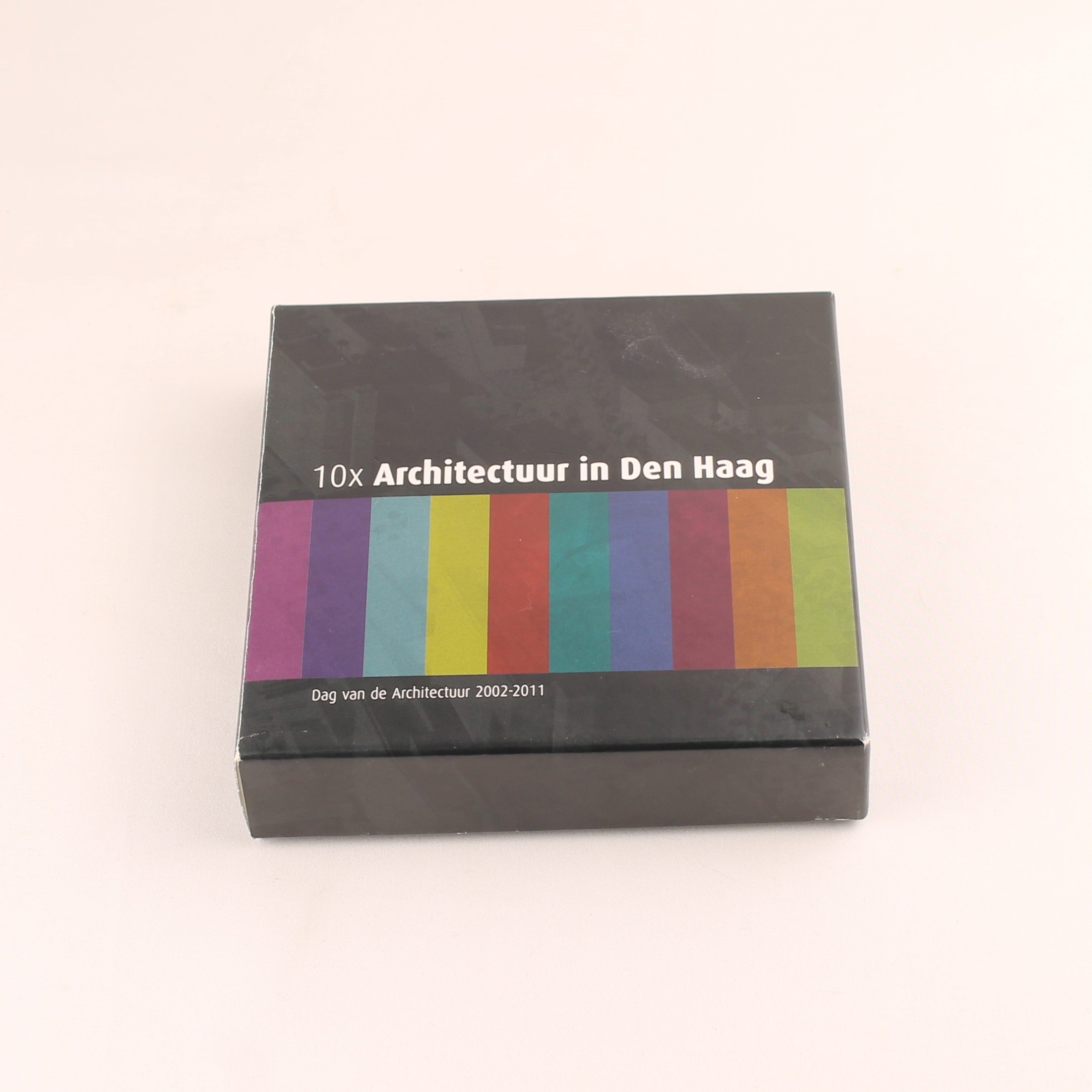 10x Architectuur in Den Haag (2002–2011) – Complete Verzamelbox met DVD | Dag van de Architectuur