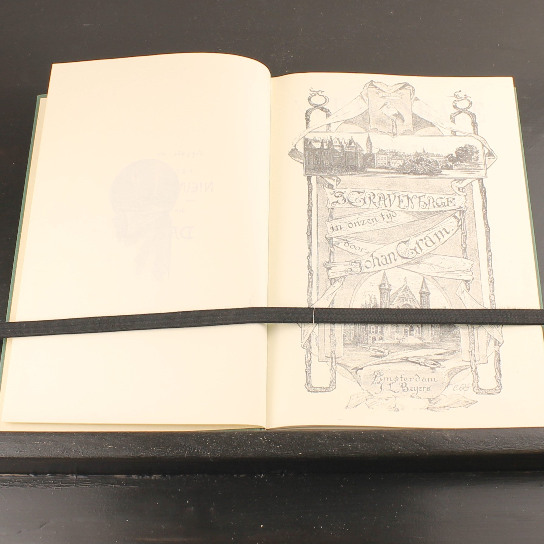 ’s-Gravenhage in Onzen Tijd – Johan Gram – 1968 Europese Bibliotheek – 80 Illustraties – Linnen met Stofomslag