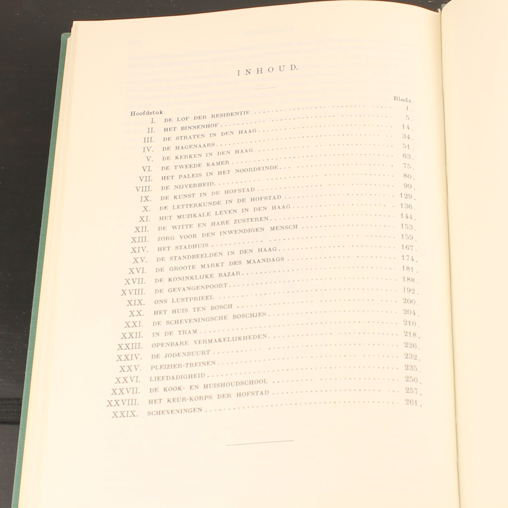 ’s-Gravenhage in Onzen Tijd – Johan Gram – 1968 Europese Bibliotheek – 80 Illustraties – Linnen met Stofomslag
