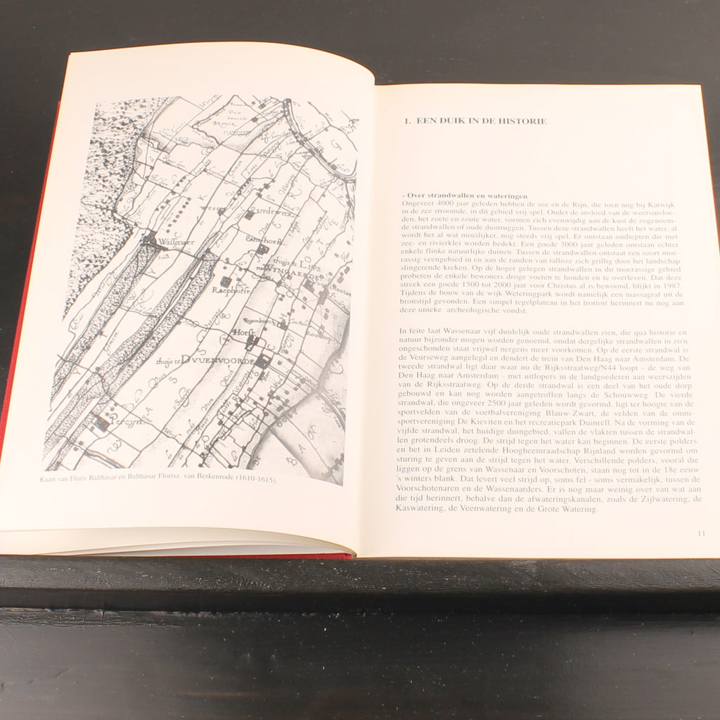 Castles, Country Estates and Manors in Wassenaar (1998) – Frans H. Micklinghoff – Hardcover with Dust Jacket